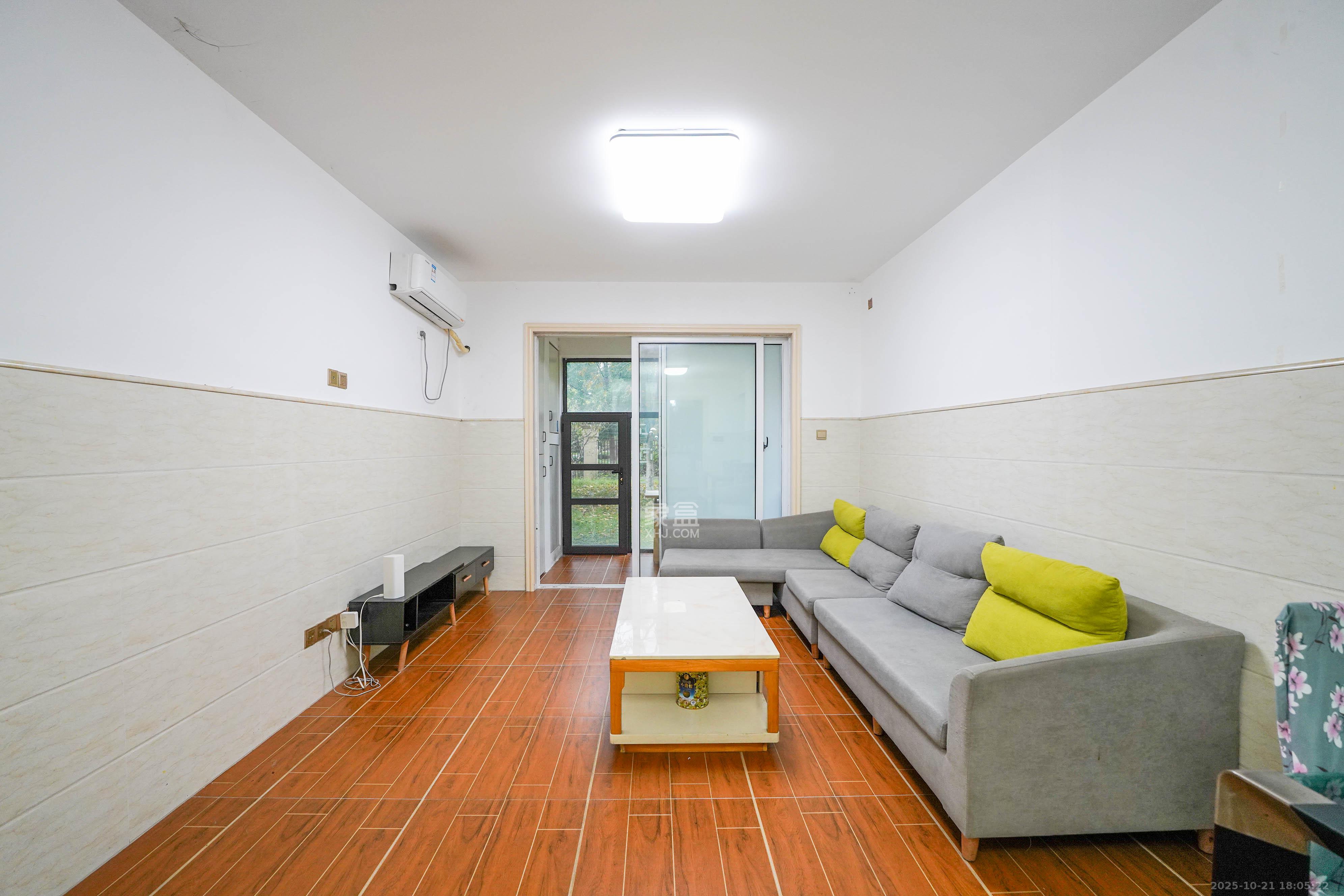 绿地新都会  3室2厅2卫    66.8万