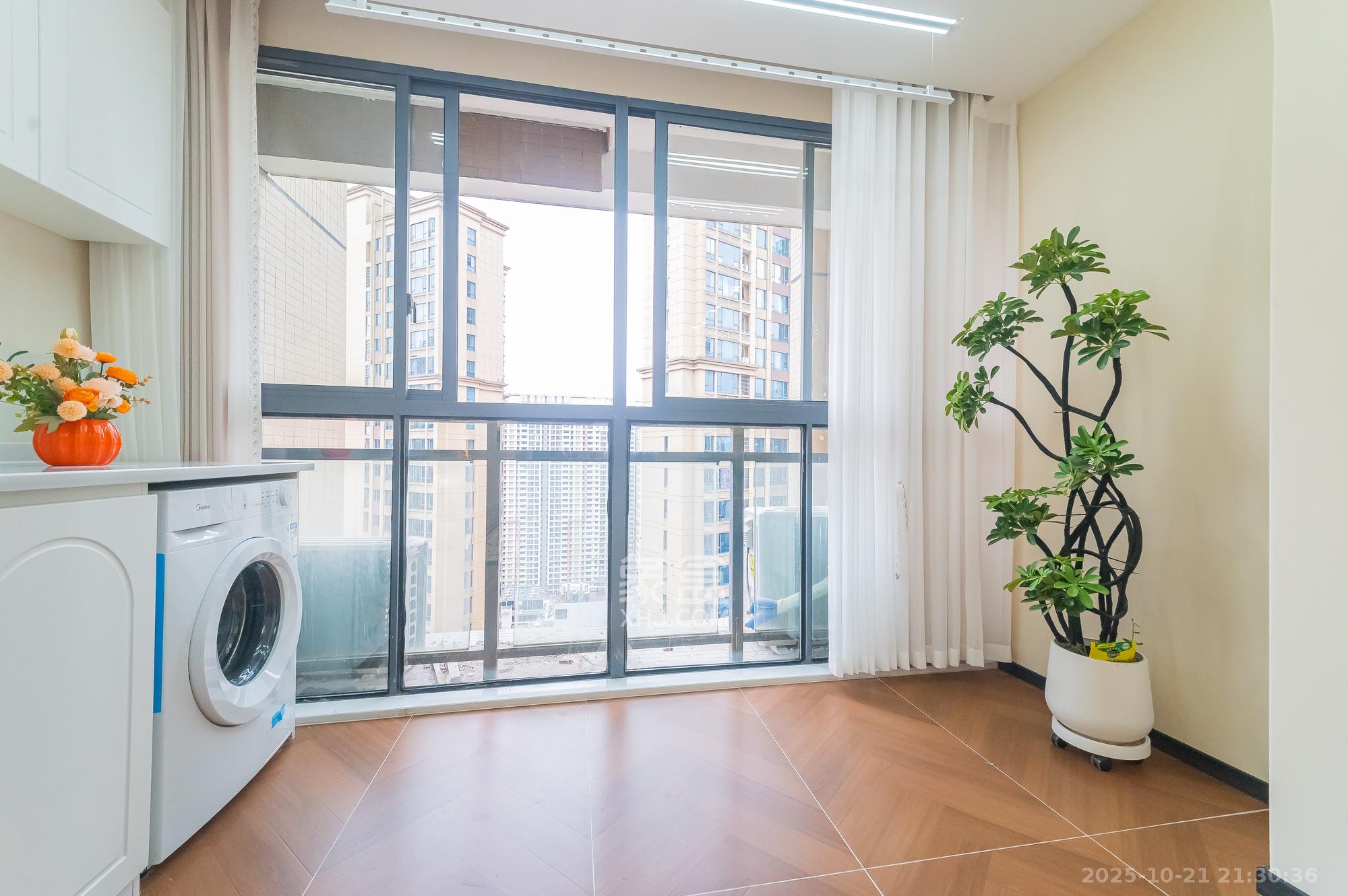 方略城市广场 3室2厅1卫 76.8万 方略城市广场 3室2厅1卫 76.8万阳台