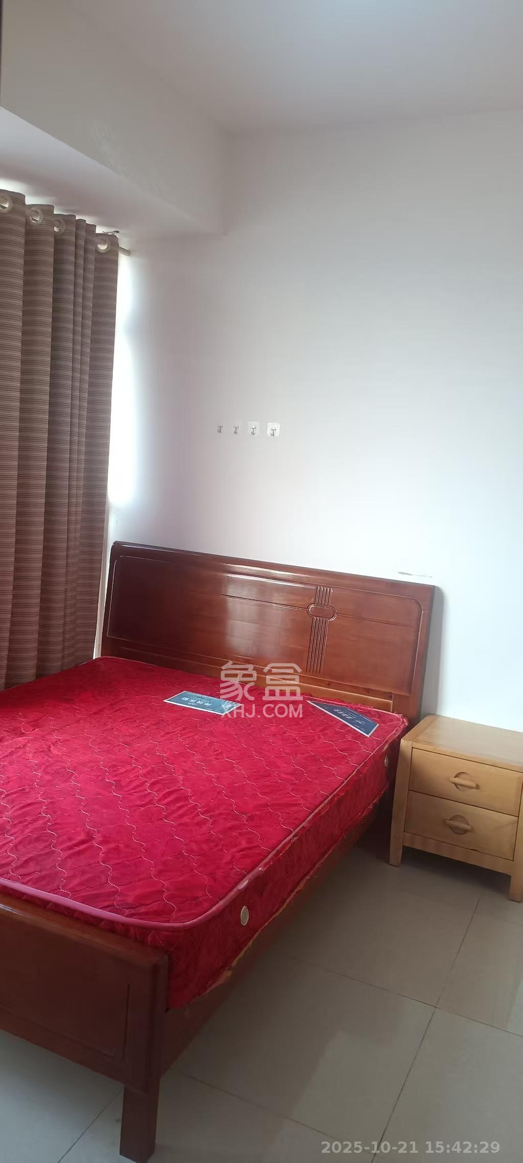 金领家族  1室1厅1卫    1500.0元/月 金领家族  1室1厅1卫    1500.0元/月室内图