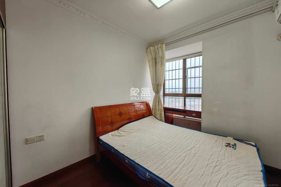 星城福邸(雄天朗郡) 3室2厅2卫 1800.0元/月 星城福邸(雄天朗郡) 3室2厅2卫 1800.0元/月室内图