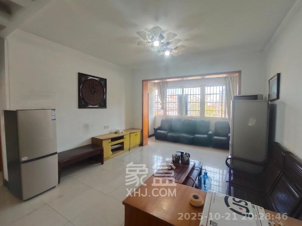 中天佳园  2室1厅1卫    1300.0元/月 中天佳园  2室1厅1卫    1300.0元/月室内图