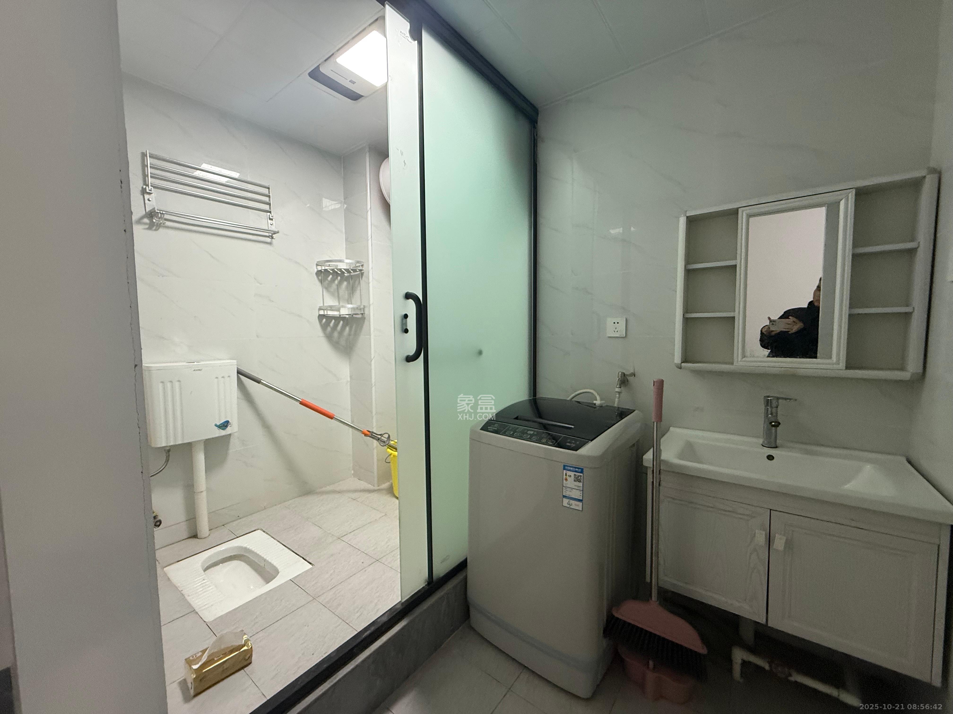 世茂铂曼  1室1厅1卫    2000.0元/月 世茂铂曼  1室1厅1卫    2000.0元/月室内图