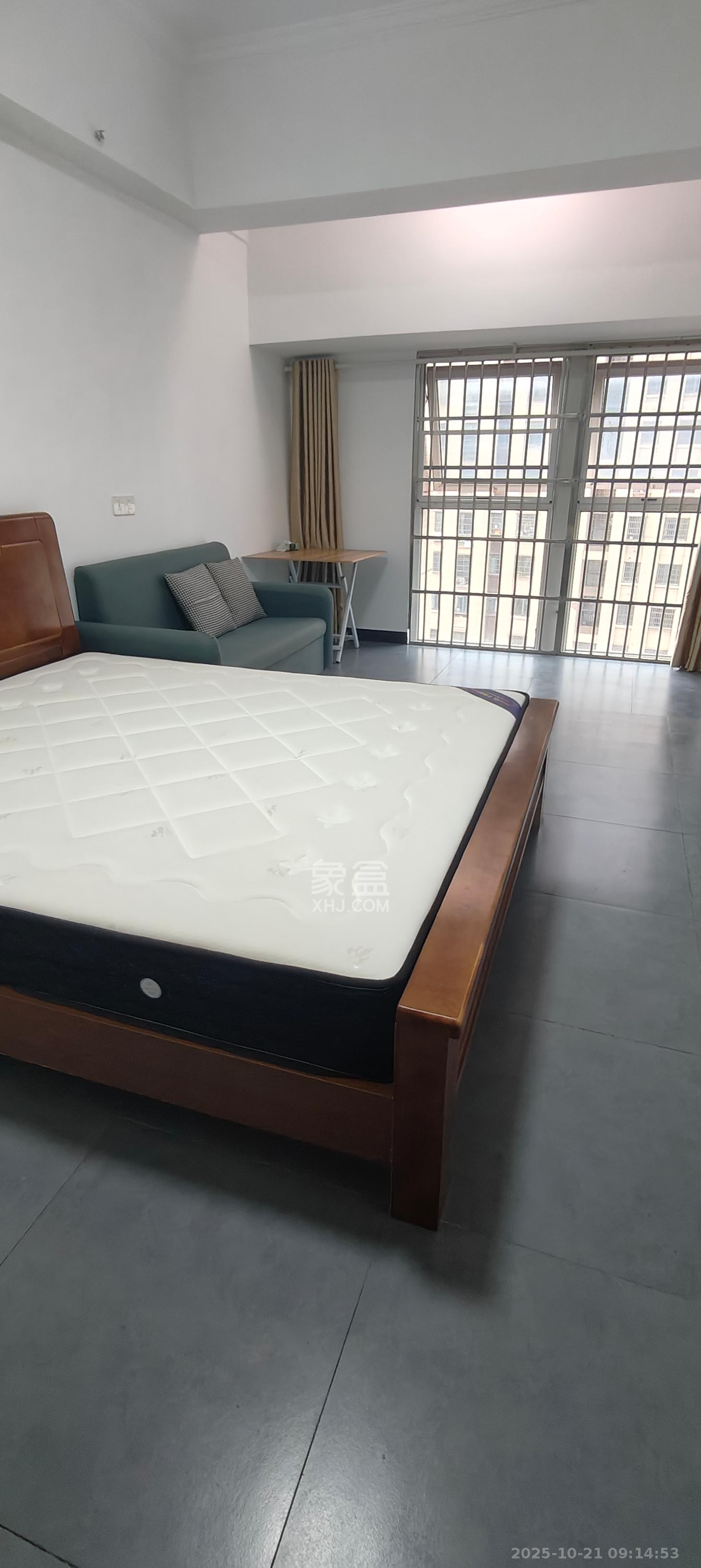 波隆城市花园  1室1厅1卫    1000.0元/月 波隆城市花园  1室1厅1卫    1000.0元/月室内图1