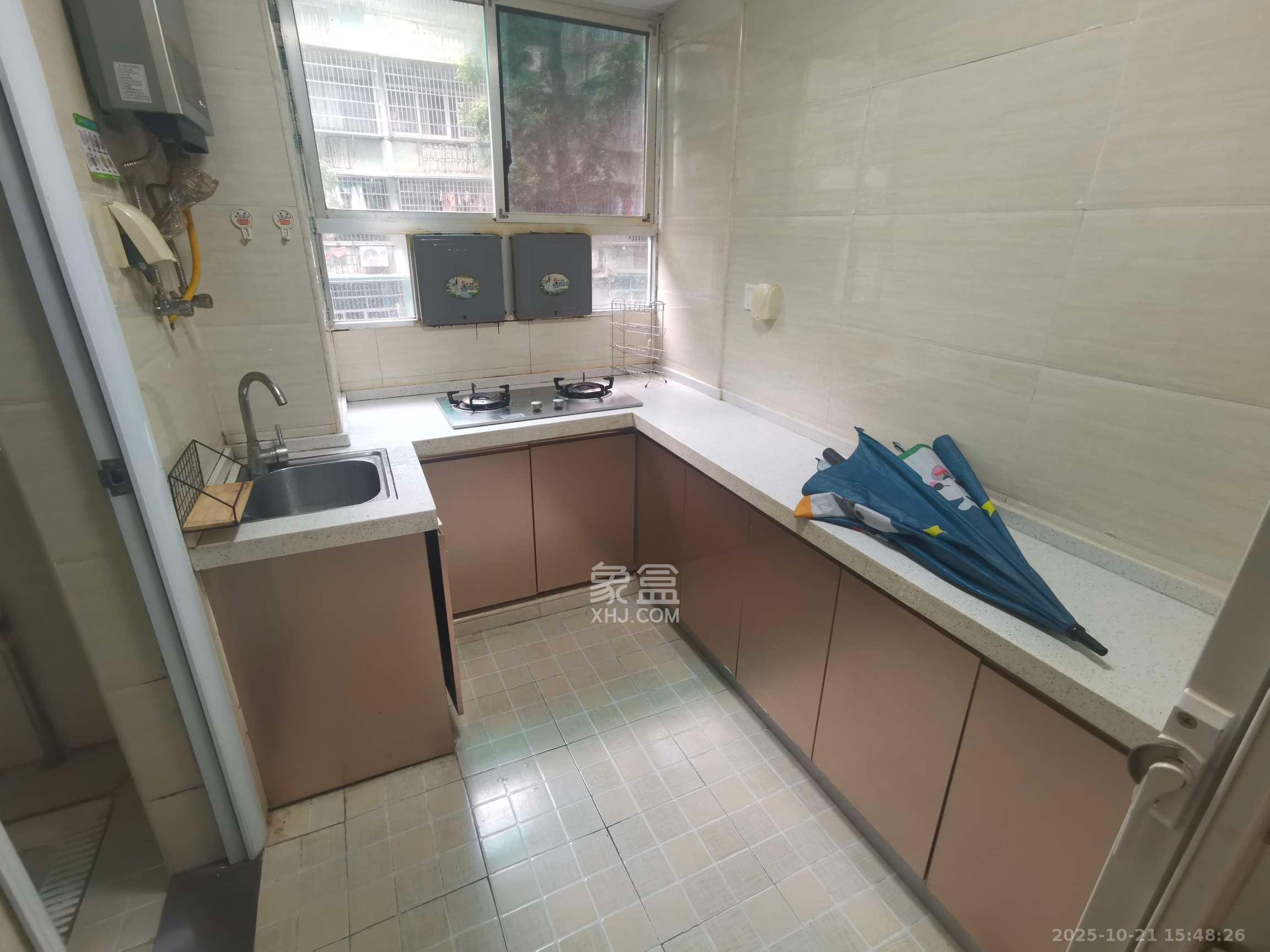 红旗区三片  2室1厅1卫    1400.0元/月 红旗区三片  2室1厅1卫    1400.0元/月室内图