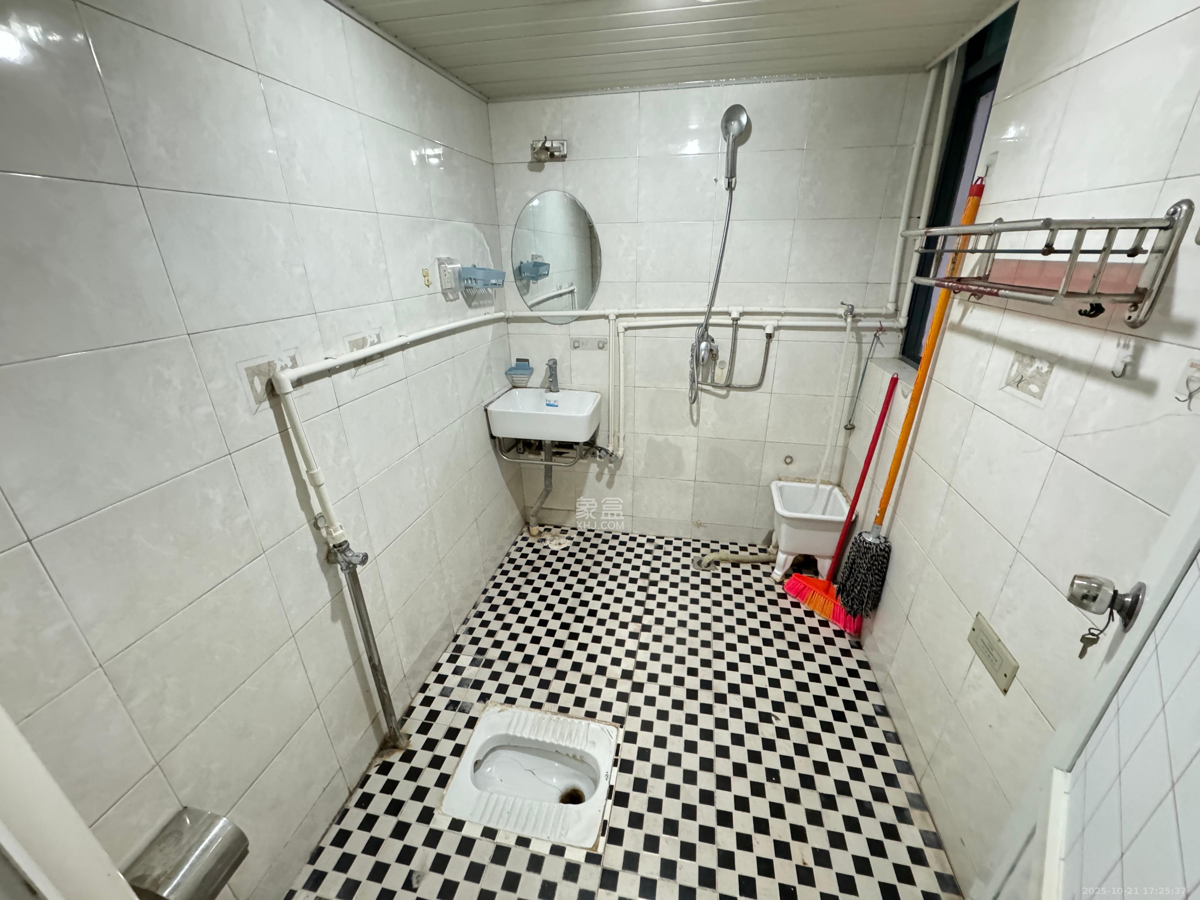 天峰名苑  2室2厅1卫    1900.0元/月室内图