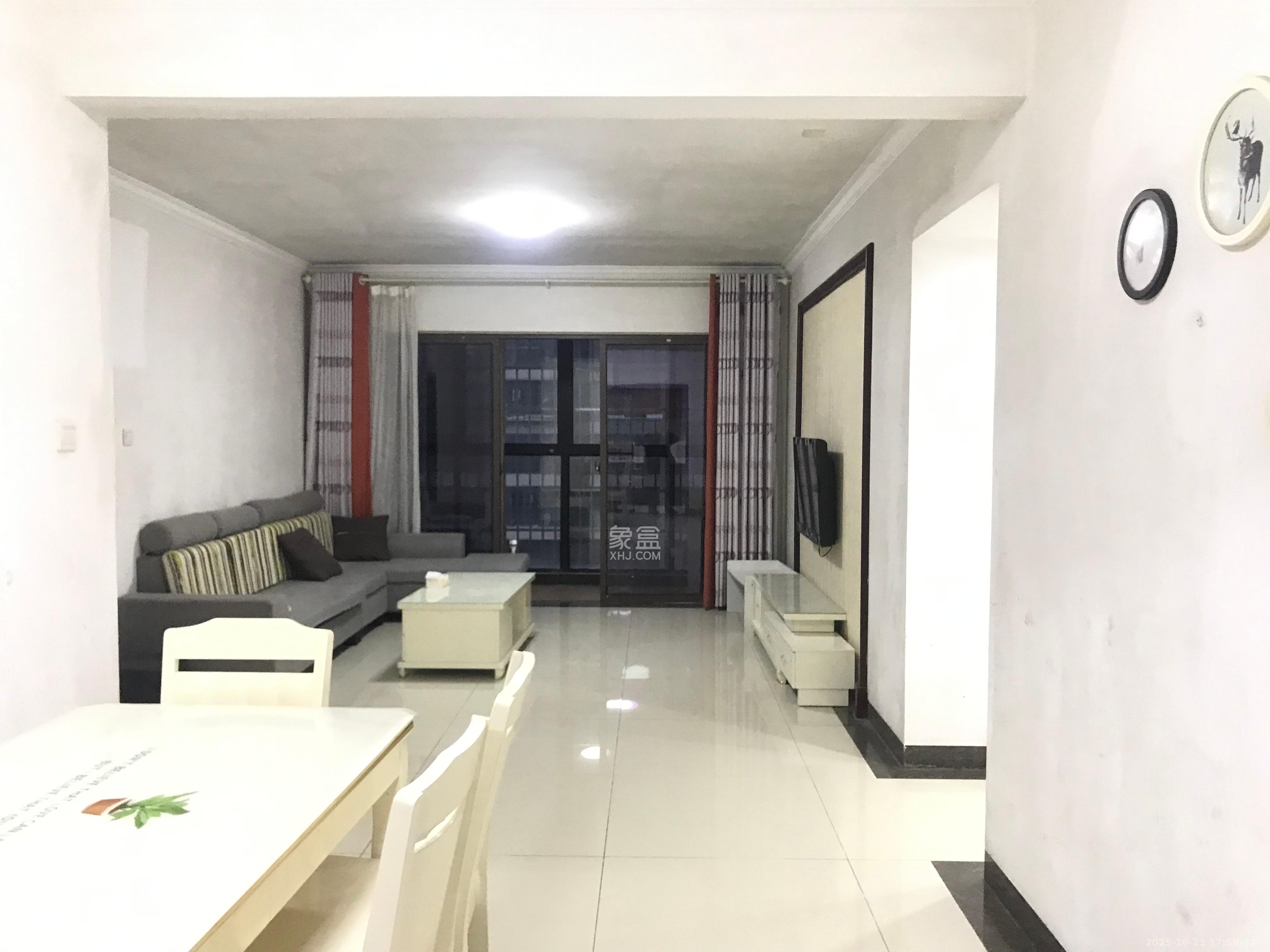 新长海广场  3室2厅1卫    2300.0元/月