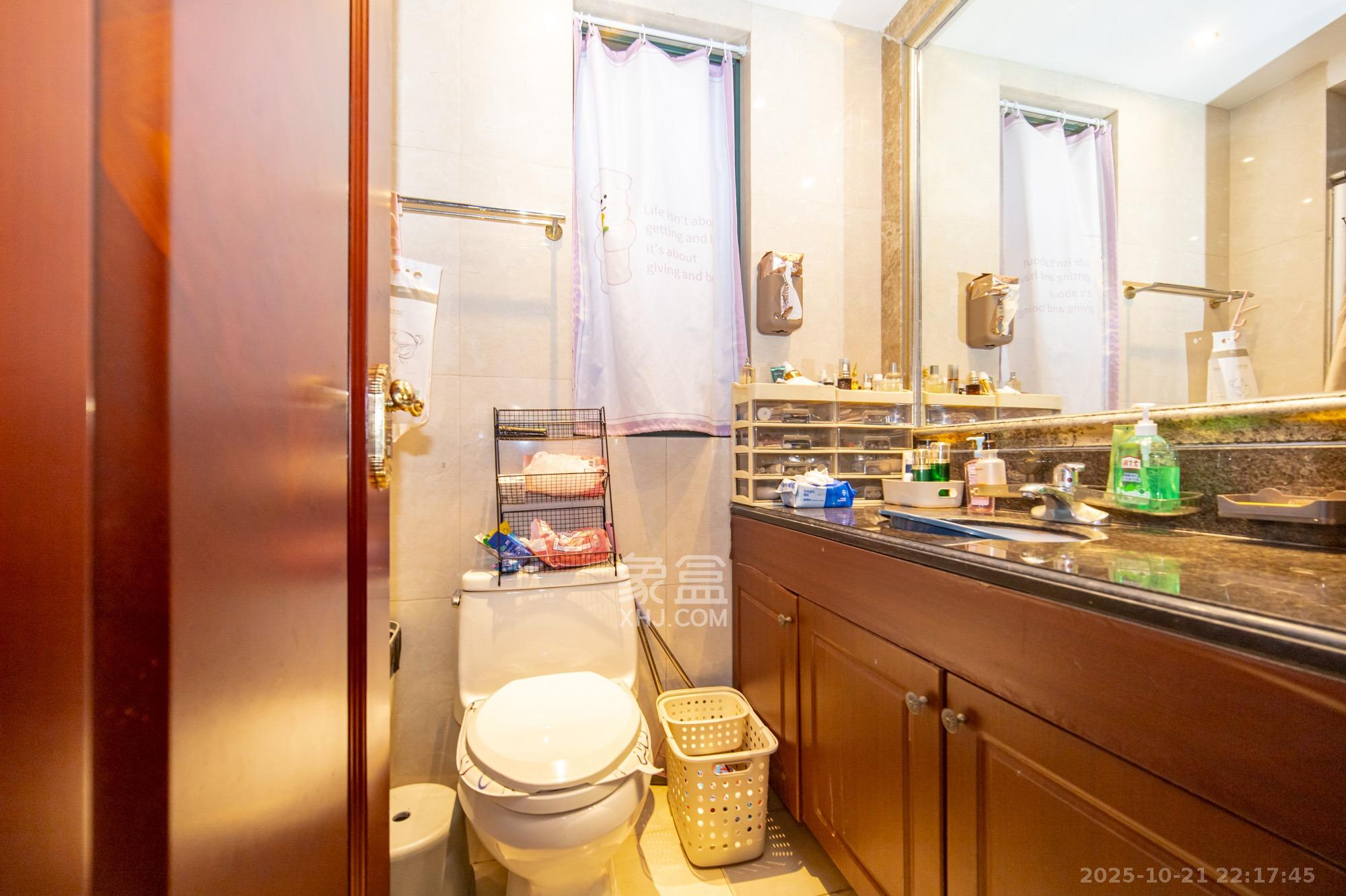 恒大雅苑  3室2厅2卫    125.0万 恒大雅苑  3室2厅2卫    125.0万卫生间