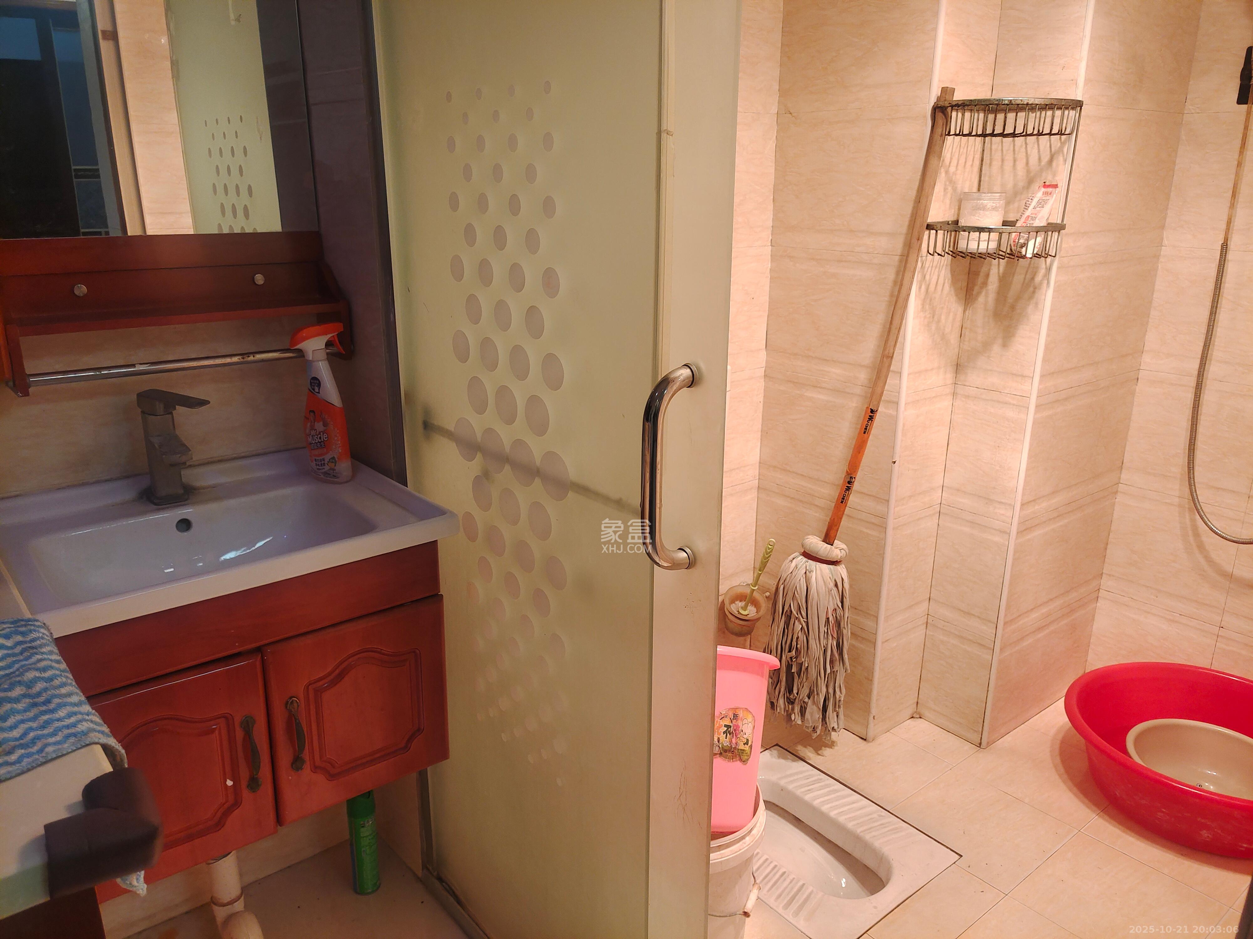 时代公馆  3室2厅1卫    1800.0元/月室内图