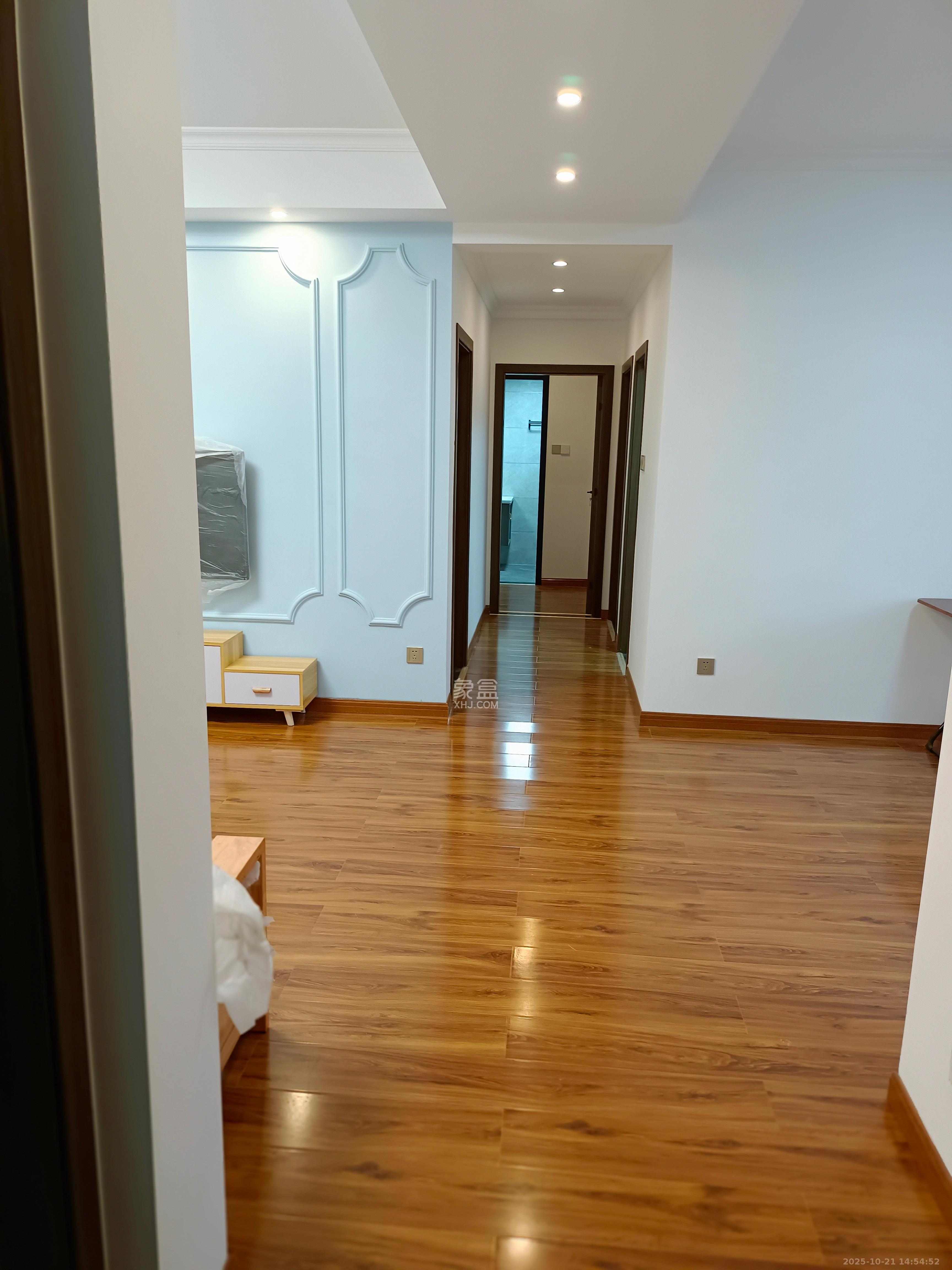 梅溪盛荟  3室2厅2卫    3500.0元/月室内图1