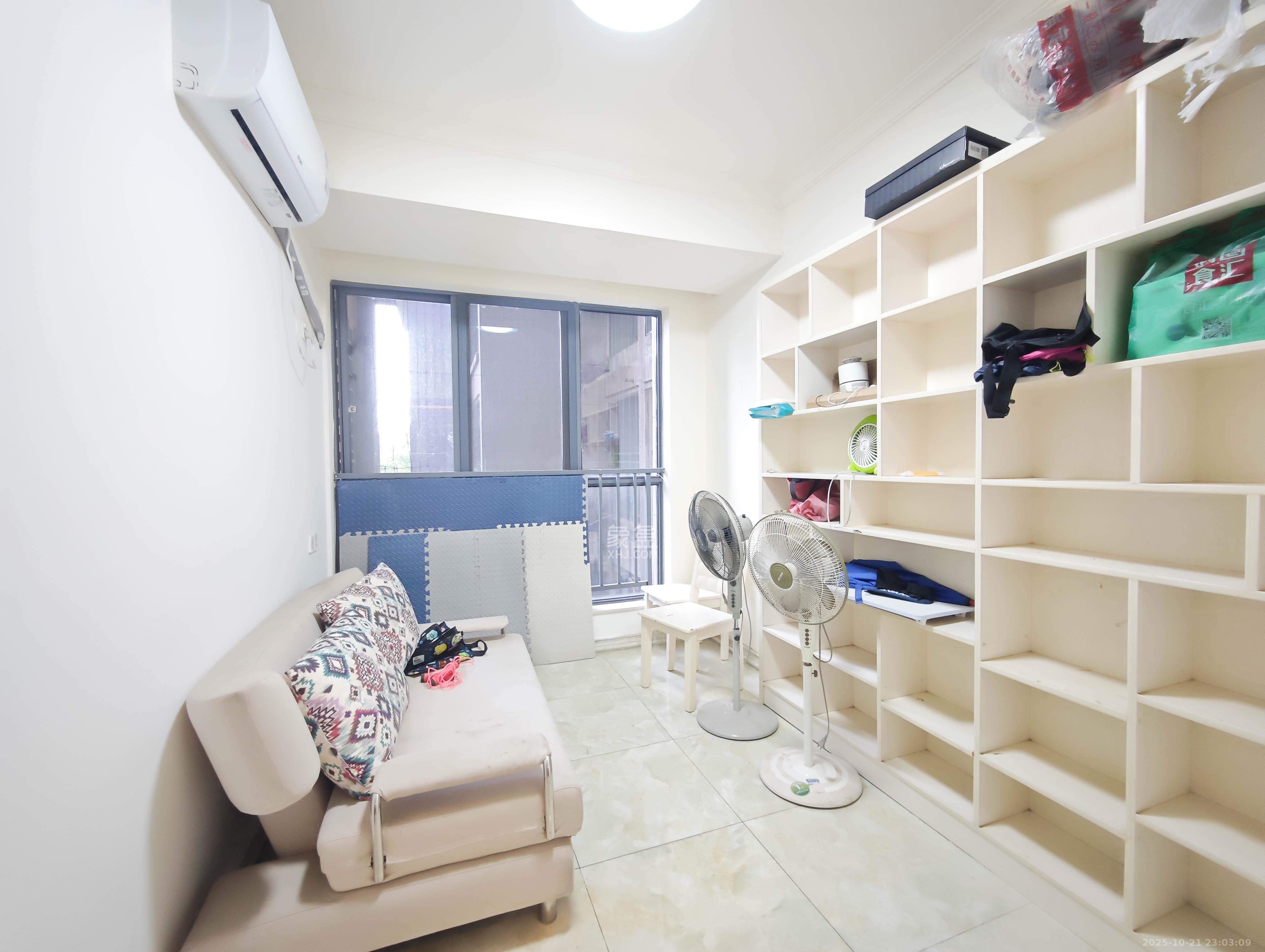 碧桂园南城首府(东宸林海) 4室2厅2卫 95.0万 碧桂园南城首府(东宸林海) 4室2厅2卫 95.0万卧室