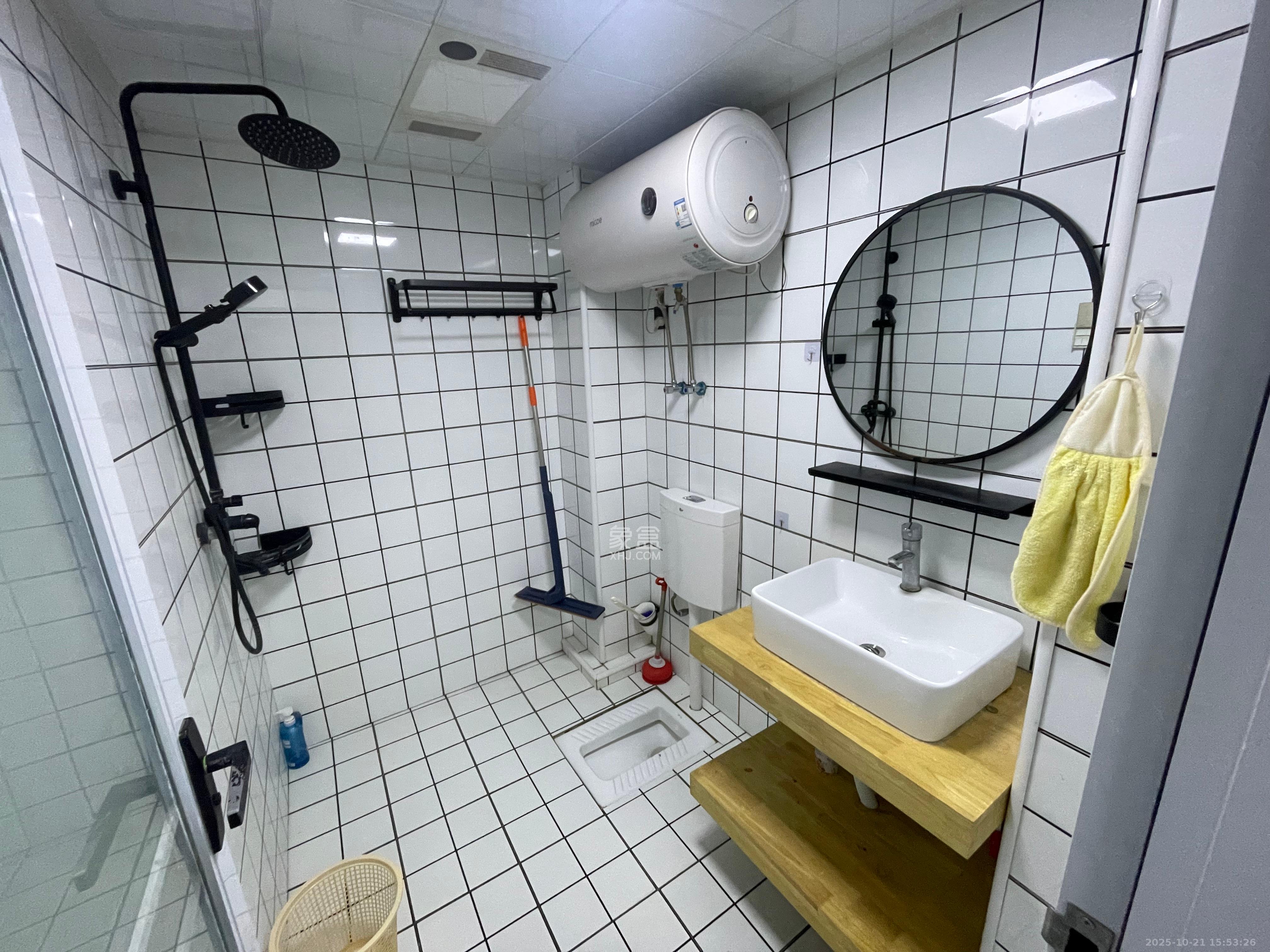 中交里城  1室1厅1卫    1600.0元/月 中交里城  1室1厅1卫    1600.0元/月室内图