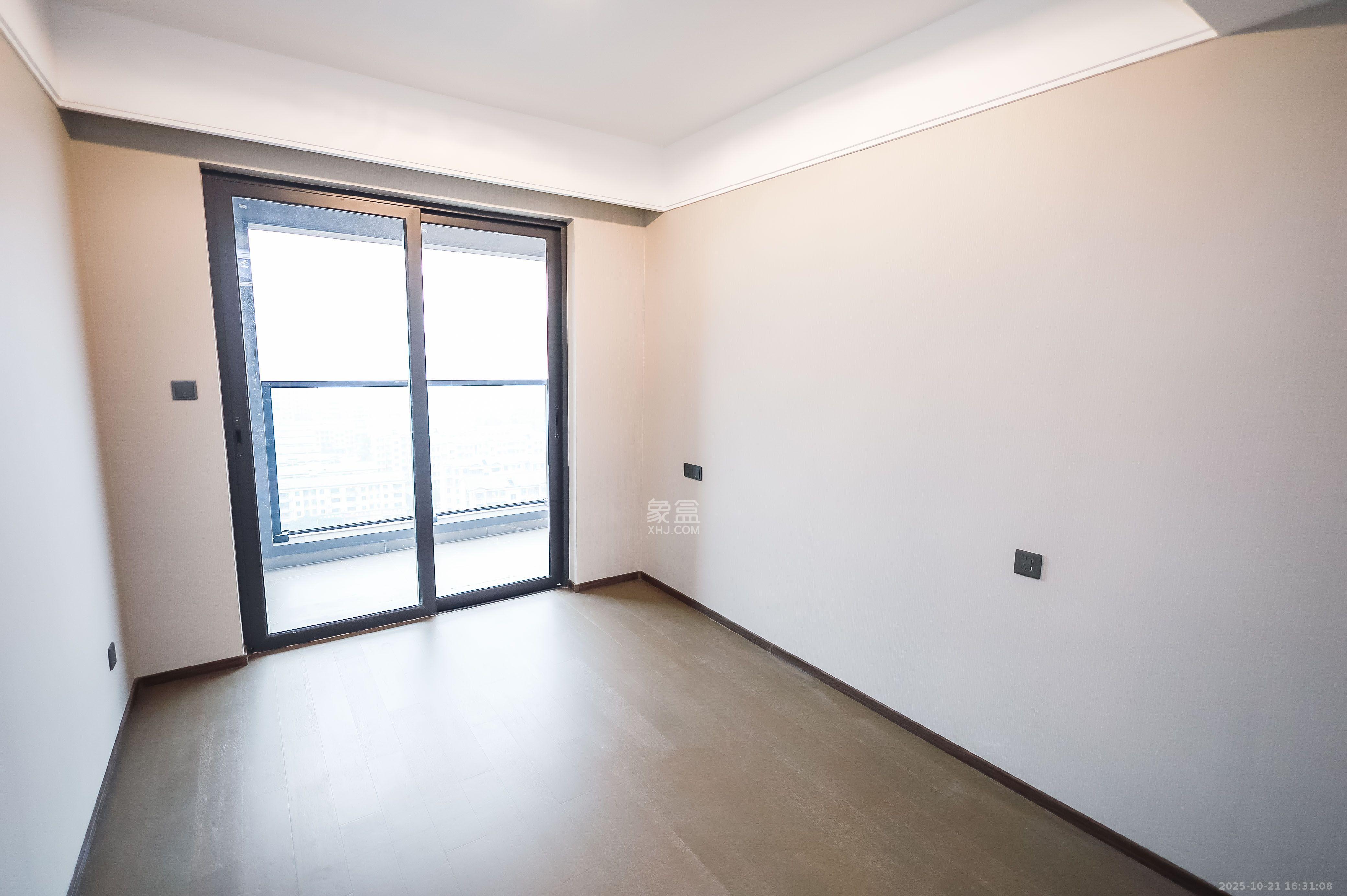 龙湖舜山府  4室2厅2卫    5300.0元/月室内图