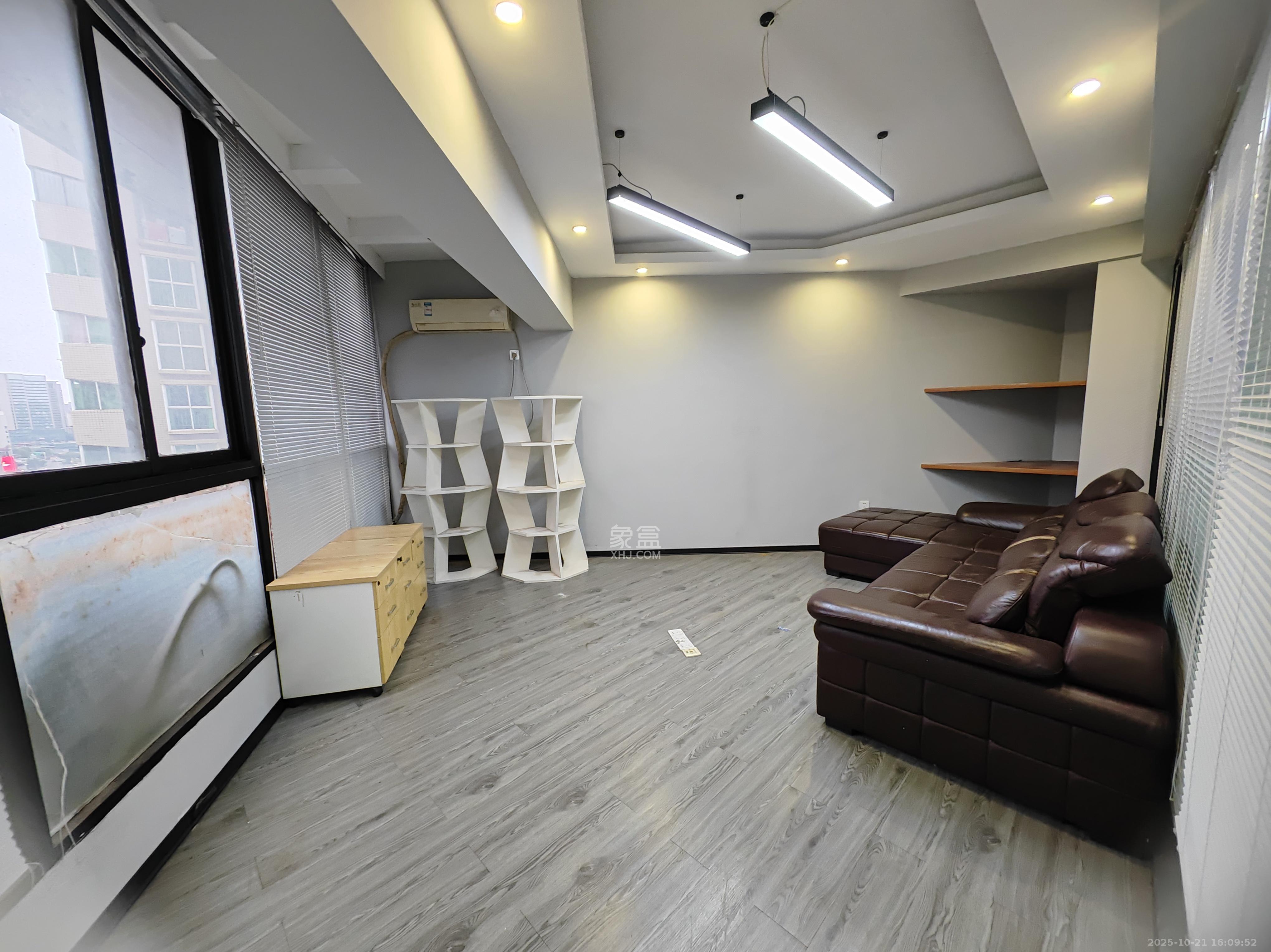 兴威名座  6室2厅2卫    3900.0元/月室内图