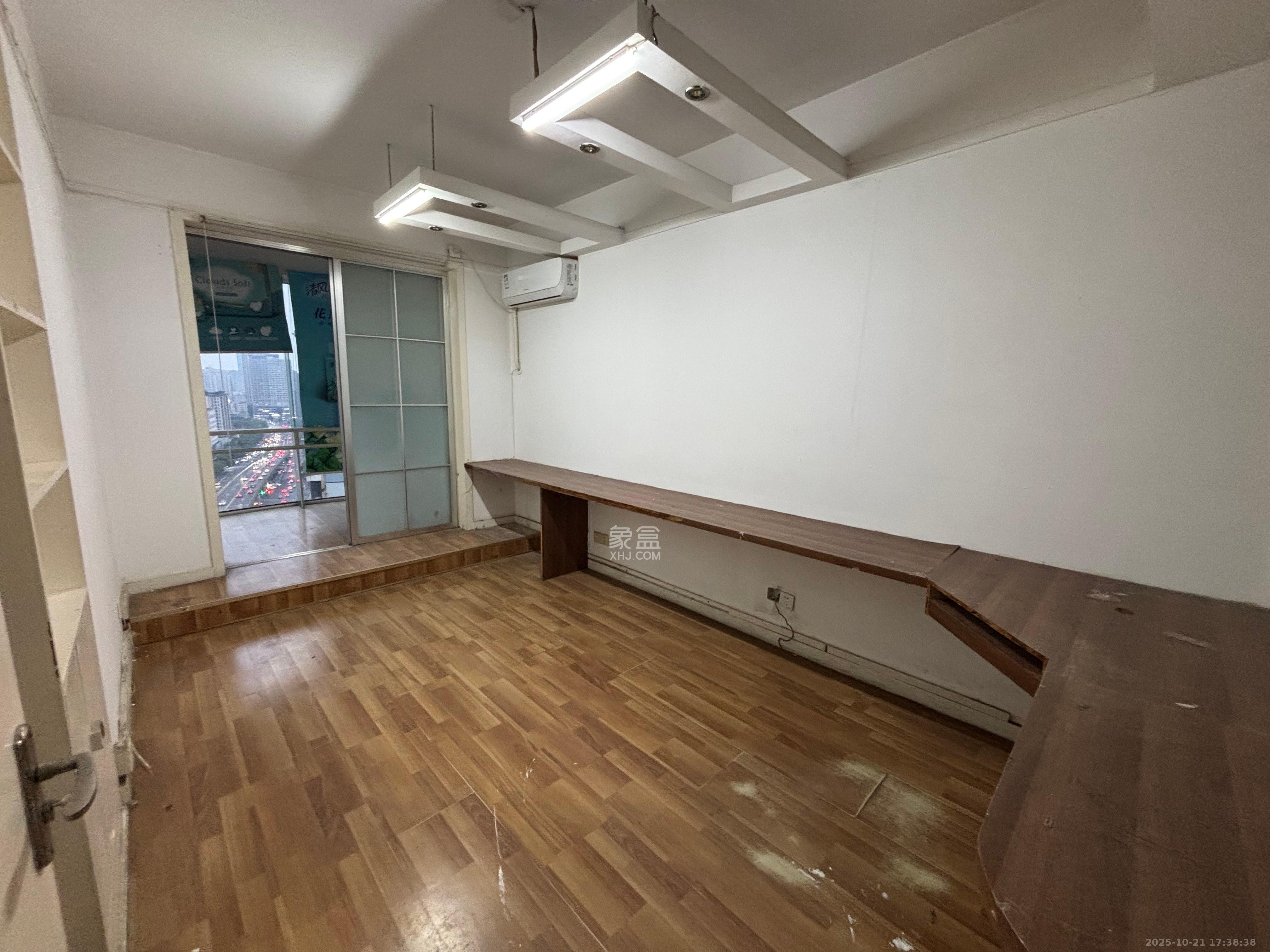 新世纪花苑  4室21厅2卫    5600.0元/月室内图