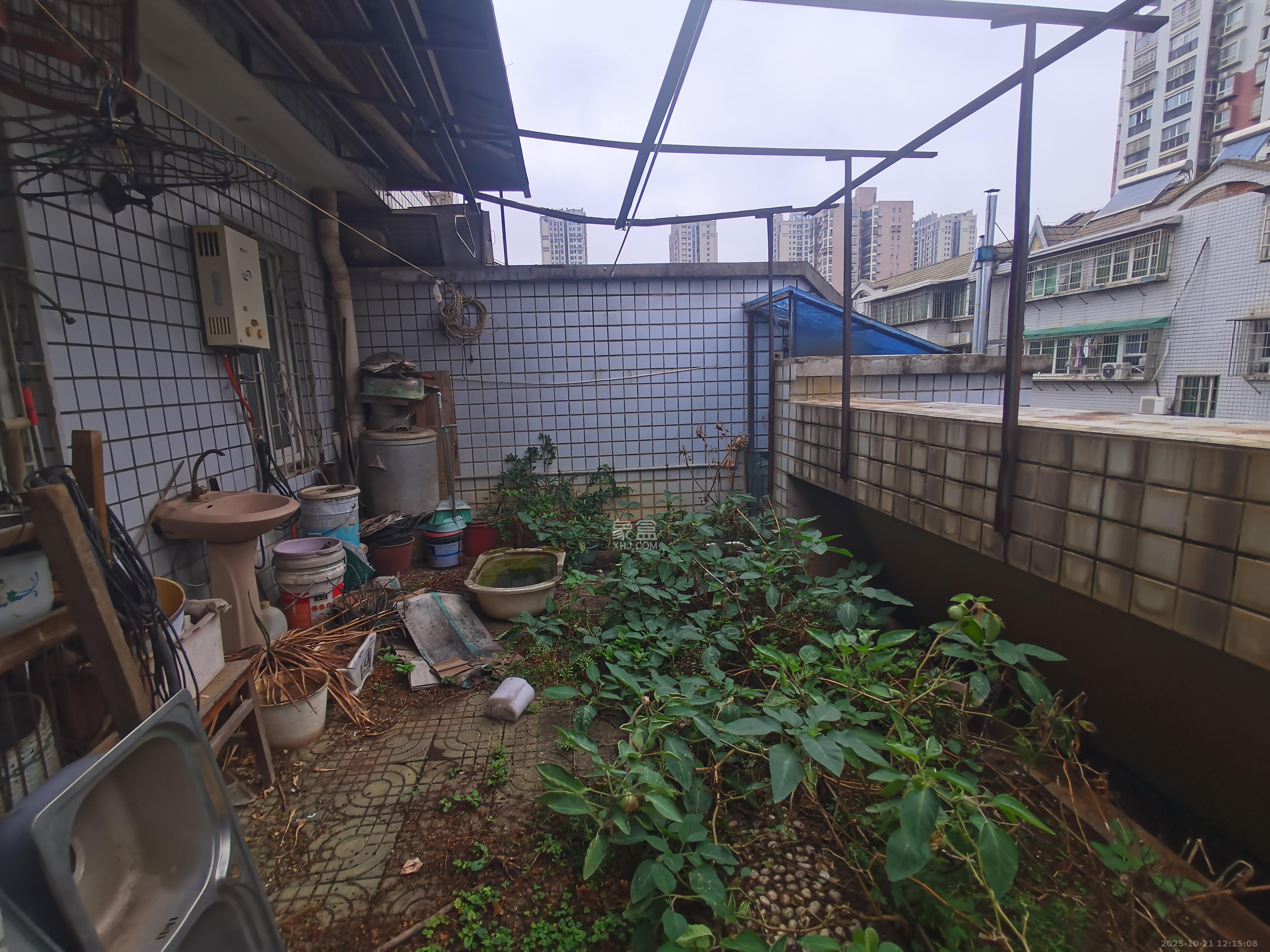 五一新村安置小区（永定社区、永兴社区、永祥社区）  3室2厅2卫    1800.0元/月室内图