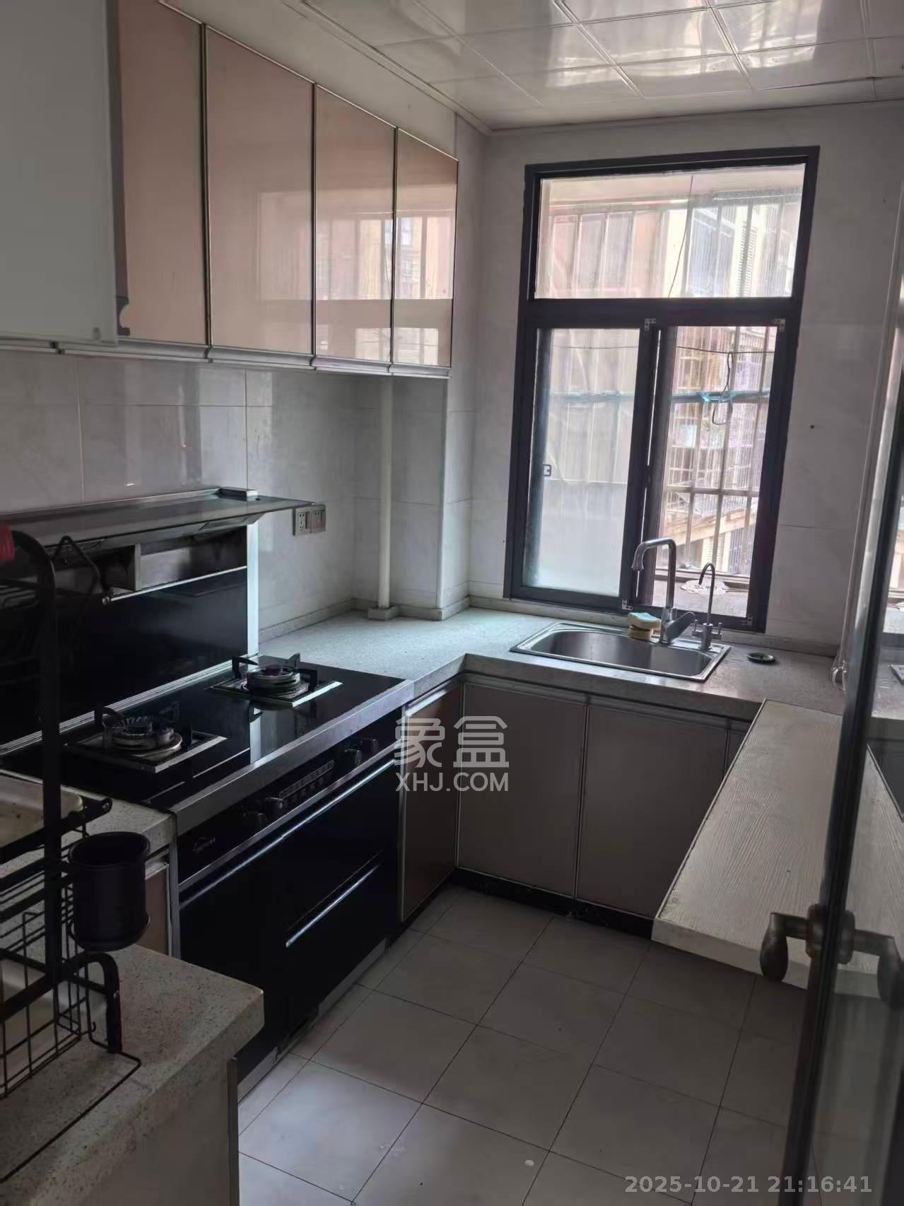 水岸天际（一期、二期）  3室2厅2卫    2200.0元/月室内图