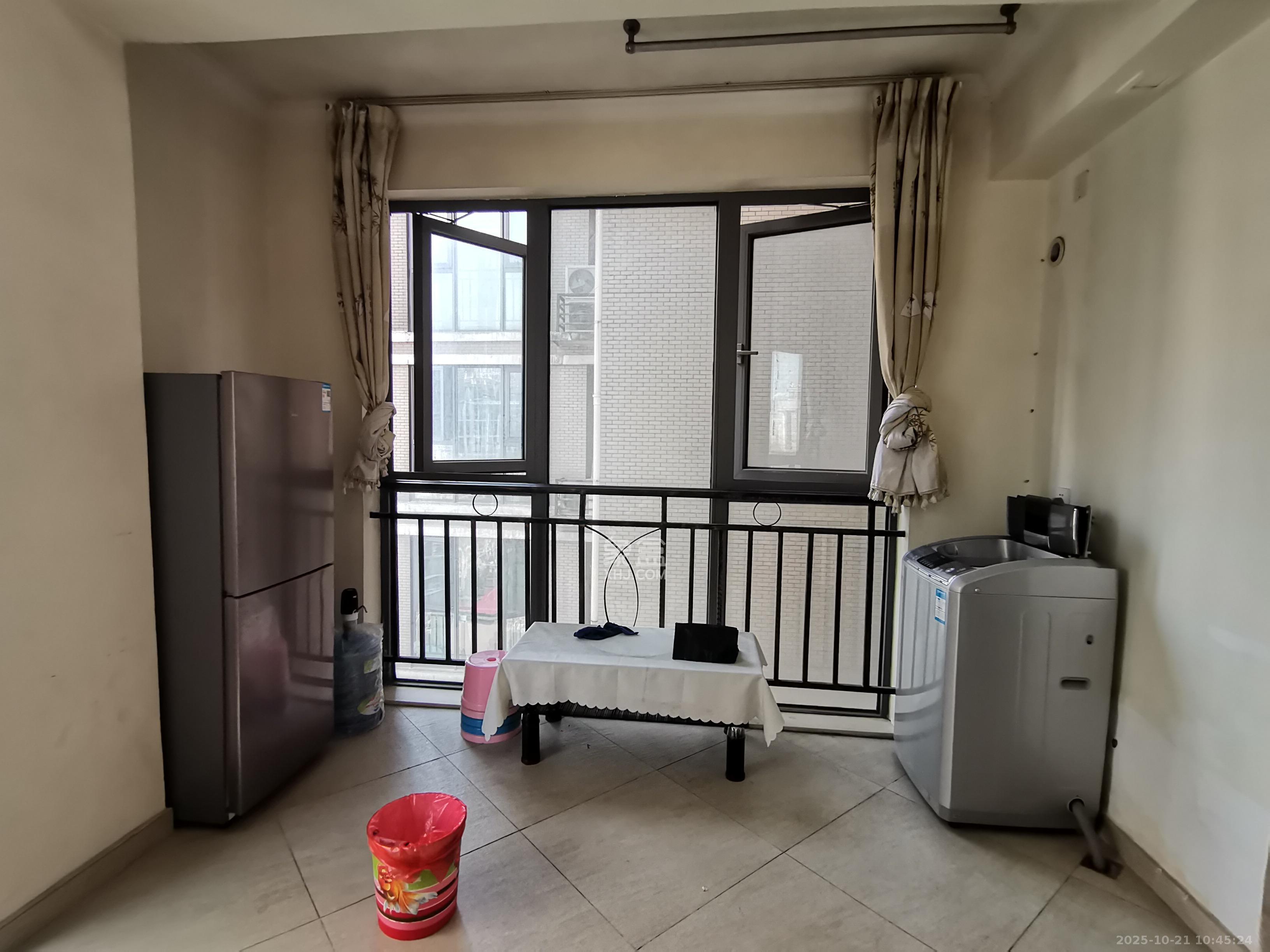 佳天瑞宁花园  1室1厅1卫    1800.0元/月室内图