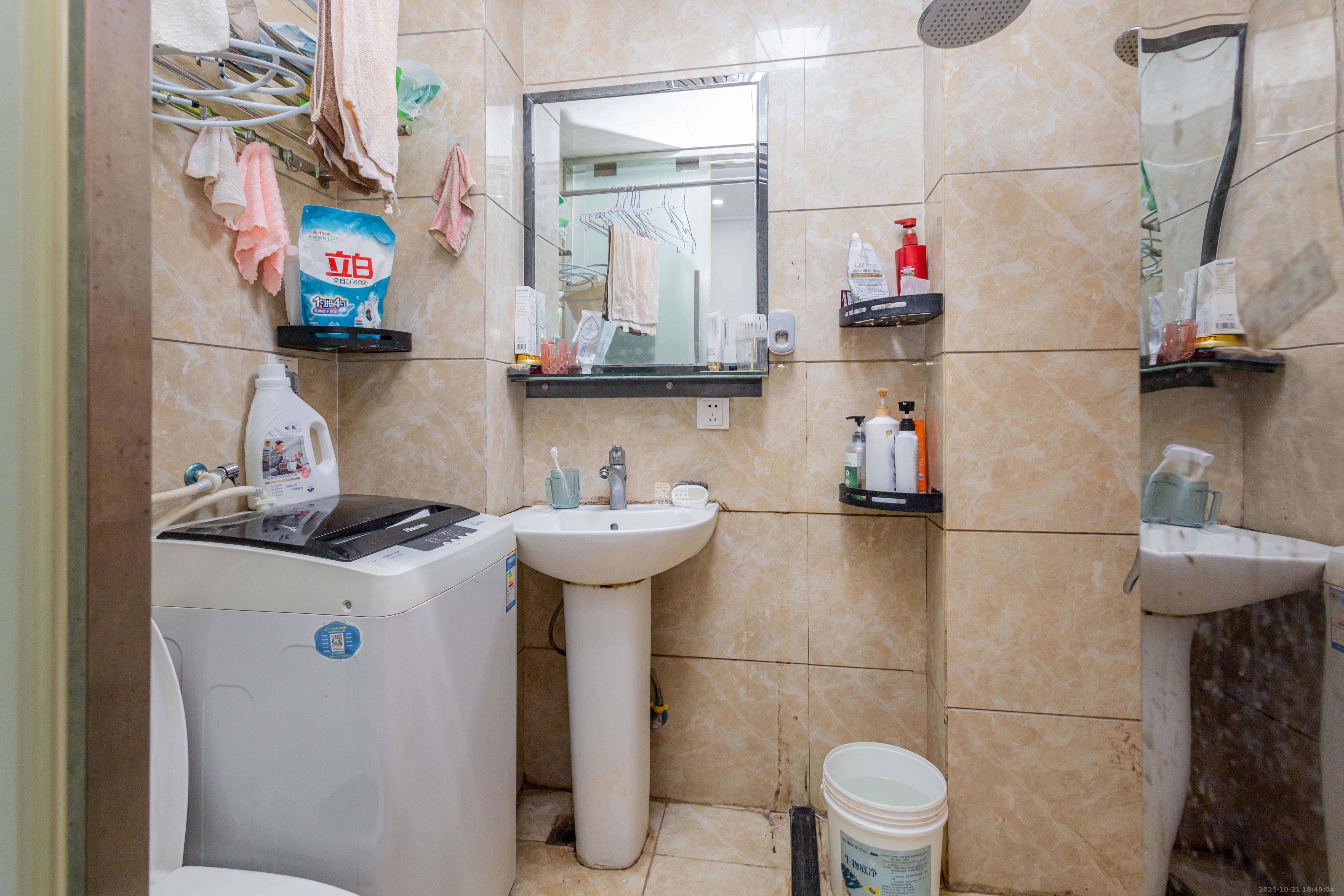 佐佑大厦  1室1厅1卫    12.8万卫生间