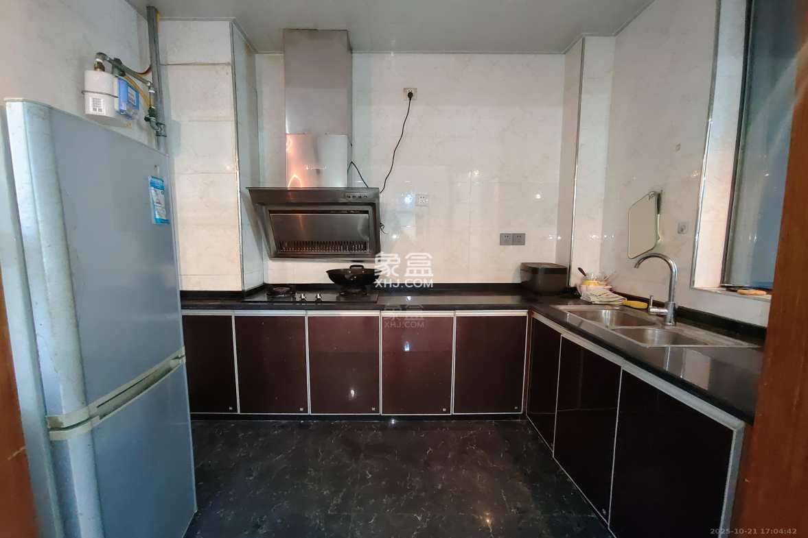 流金岁月-华晨国际 3室2厅1卫 1700.0元/月 流金岁月-华晨国际 3室2厅1卫 1700.0元/月室内图