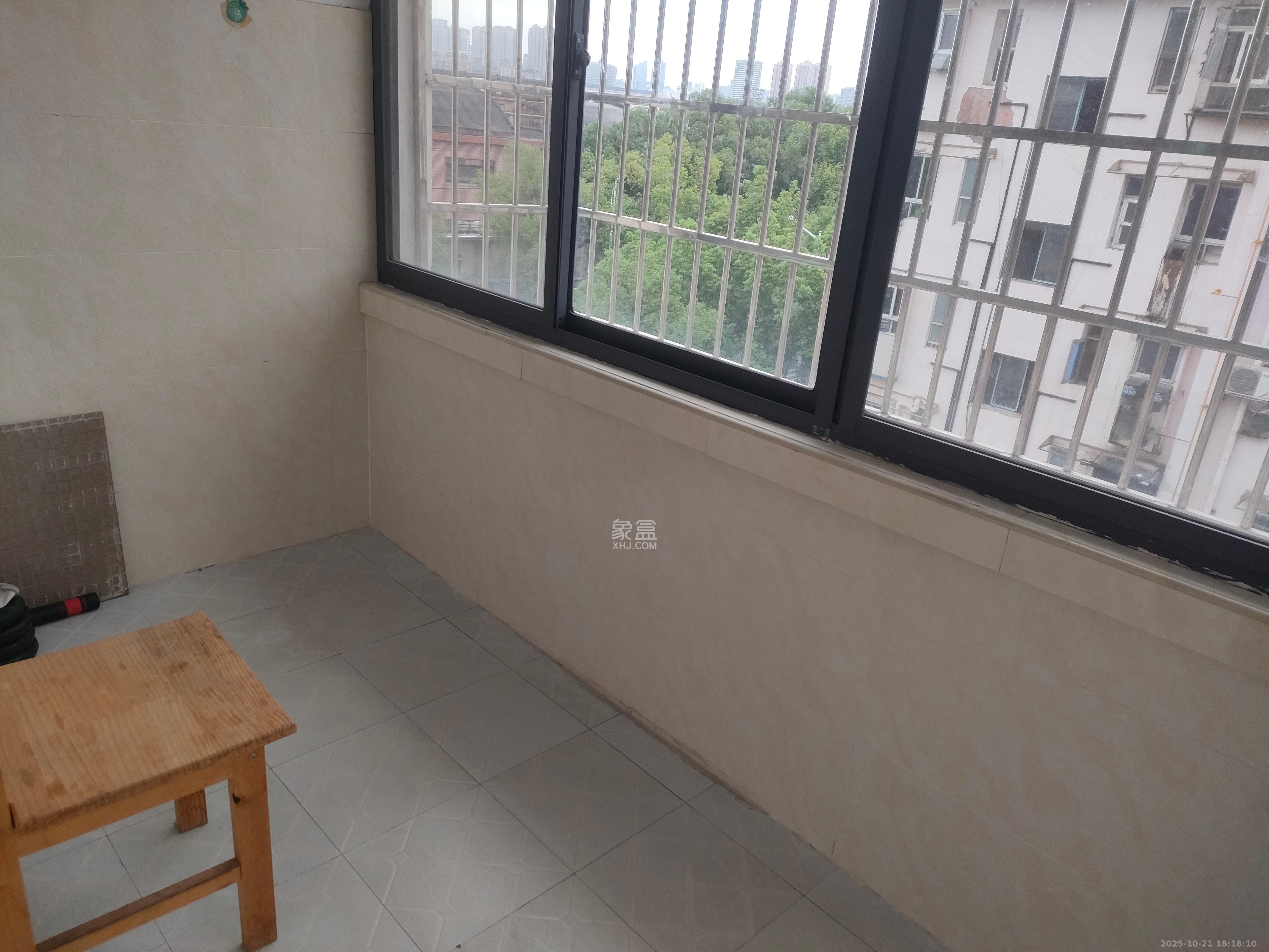 桂花二村  2室1厅1卫    1600.0元/月室内图