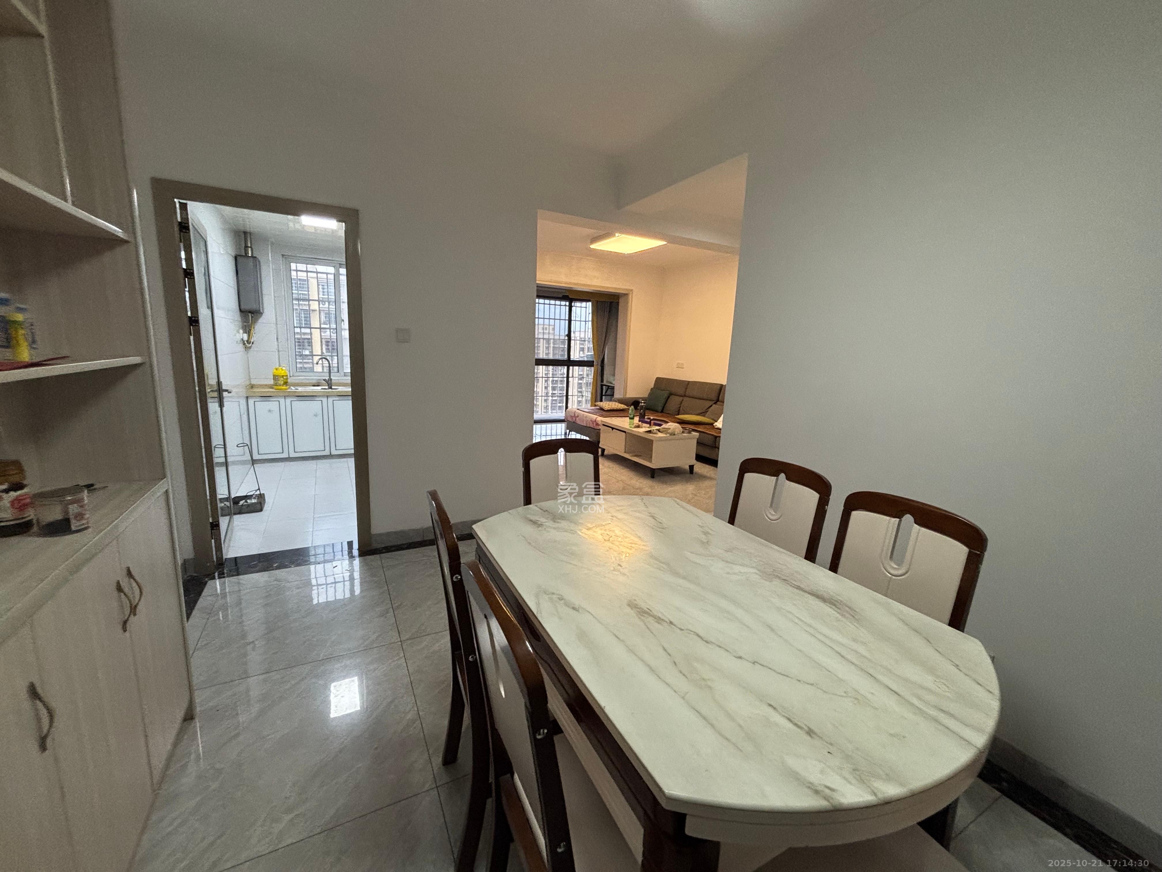 星城新宇川河苑  3室2厅1卫    2200.0元/月室内图