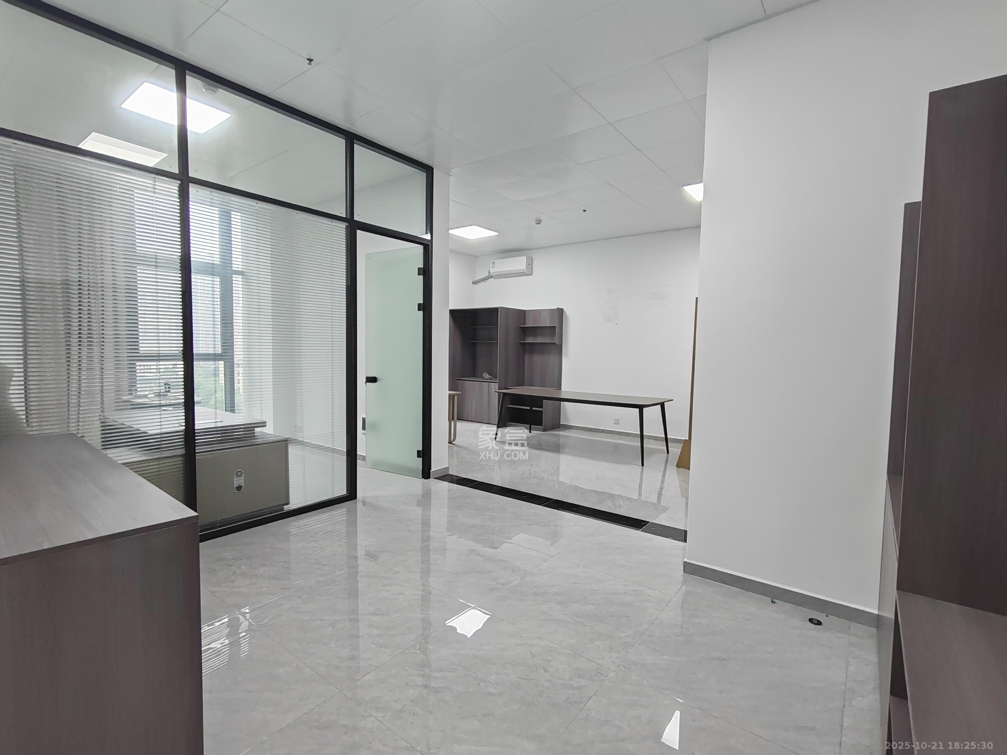 广大商务大厦  1室1厅1卫    3880.0元/月