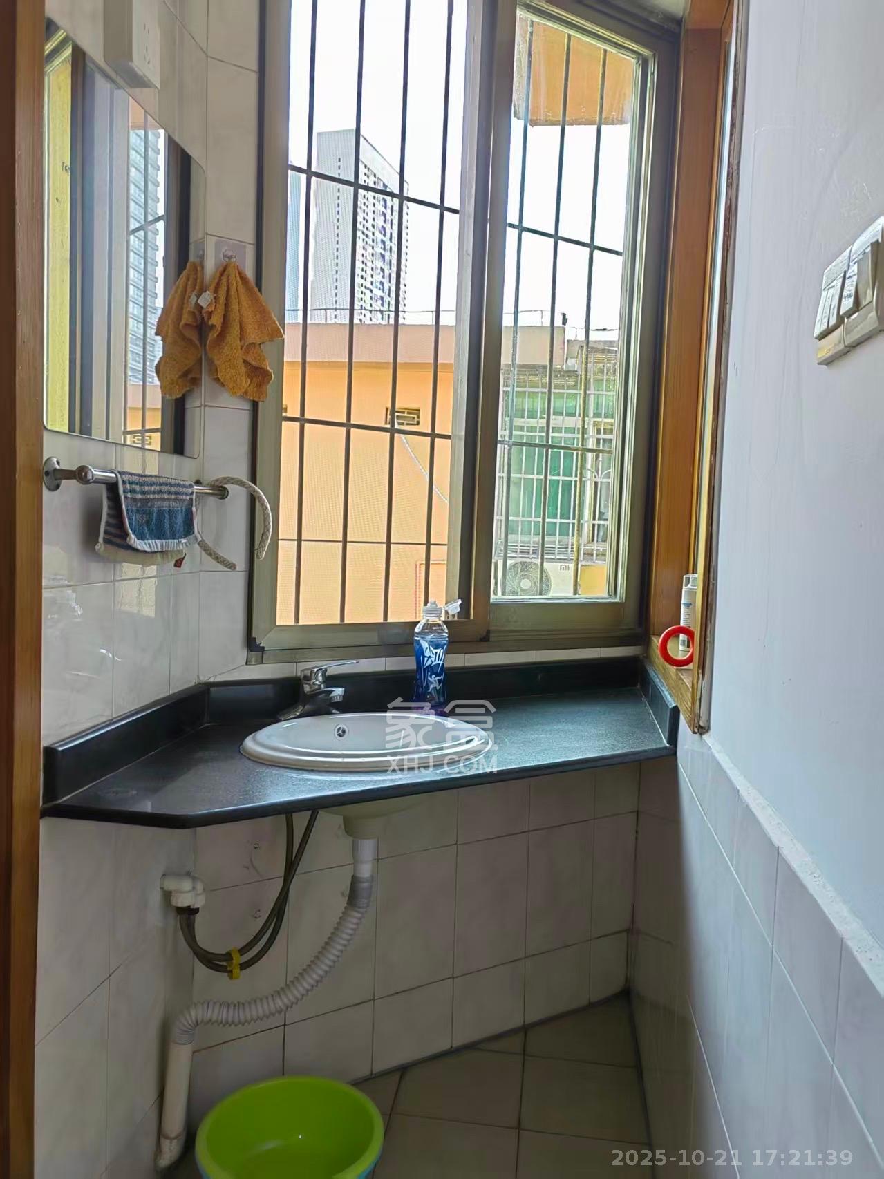 群芳园  2室1厅1卫    2000.0元/月 群芳园  2室1厅1卫    2000.0元/月室内图