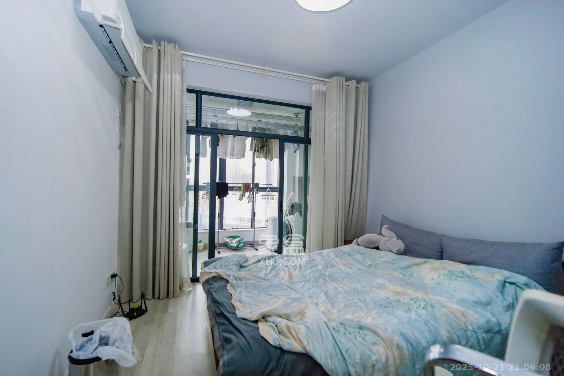 新盛珑璟台  3室2厅2卫    98.8万卧室