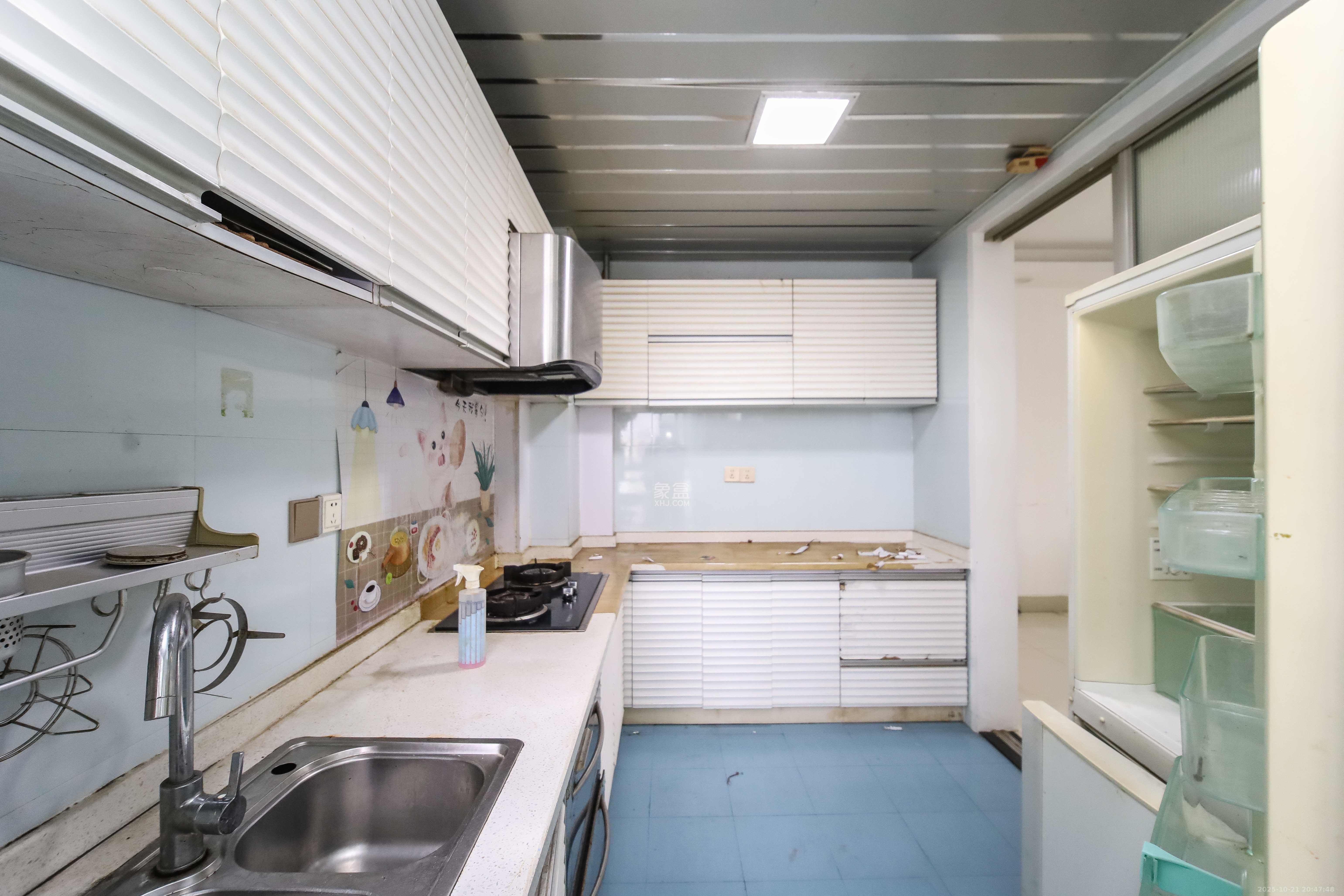 银港水晶城  3室2厅2卫    85.8万厨房