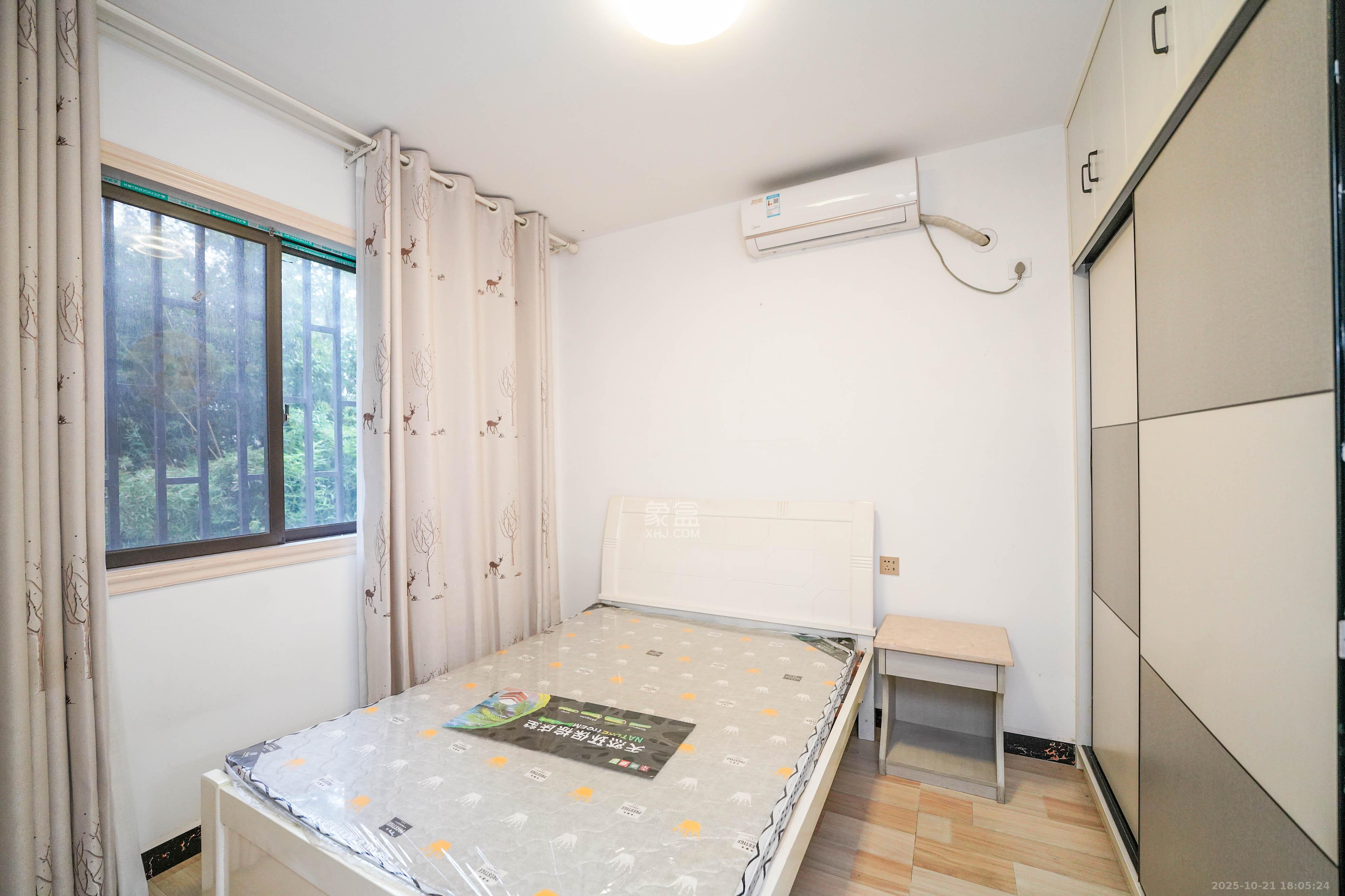 绿地新都会  3室2厅2卫    66.8万 绿地新都会  3室2厅2卫    66.8万卧室