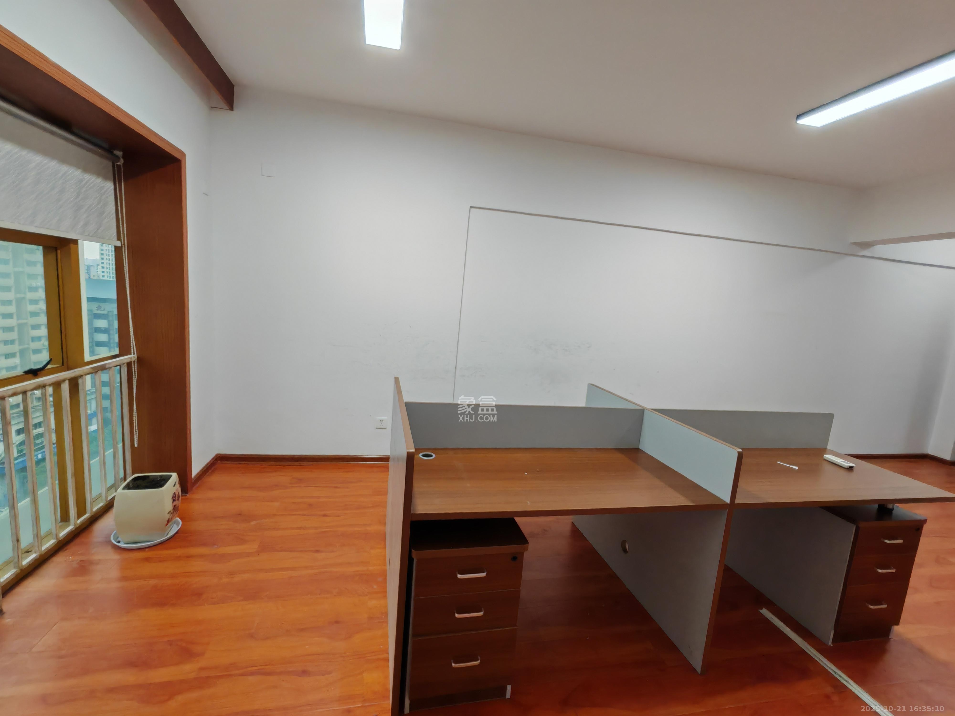 天健芙蓉盛世一期  1室0厅1卫    19800.0元/月 天健芙蓉盛世一期  1室0厅1卫    19800.0元/月