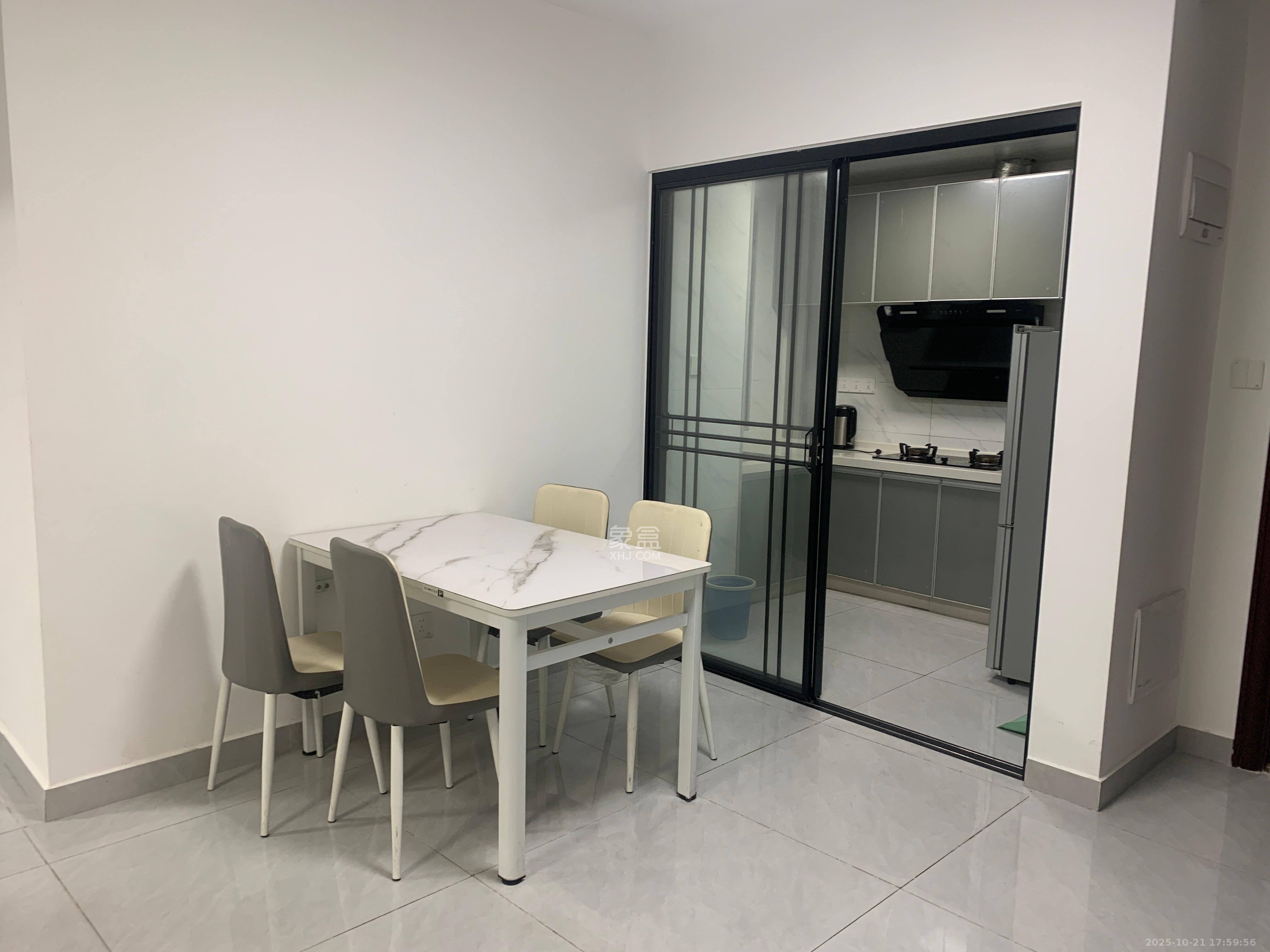 远洋红星天铂一期  3室2厅2卫    2600.0元/月室内图