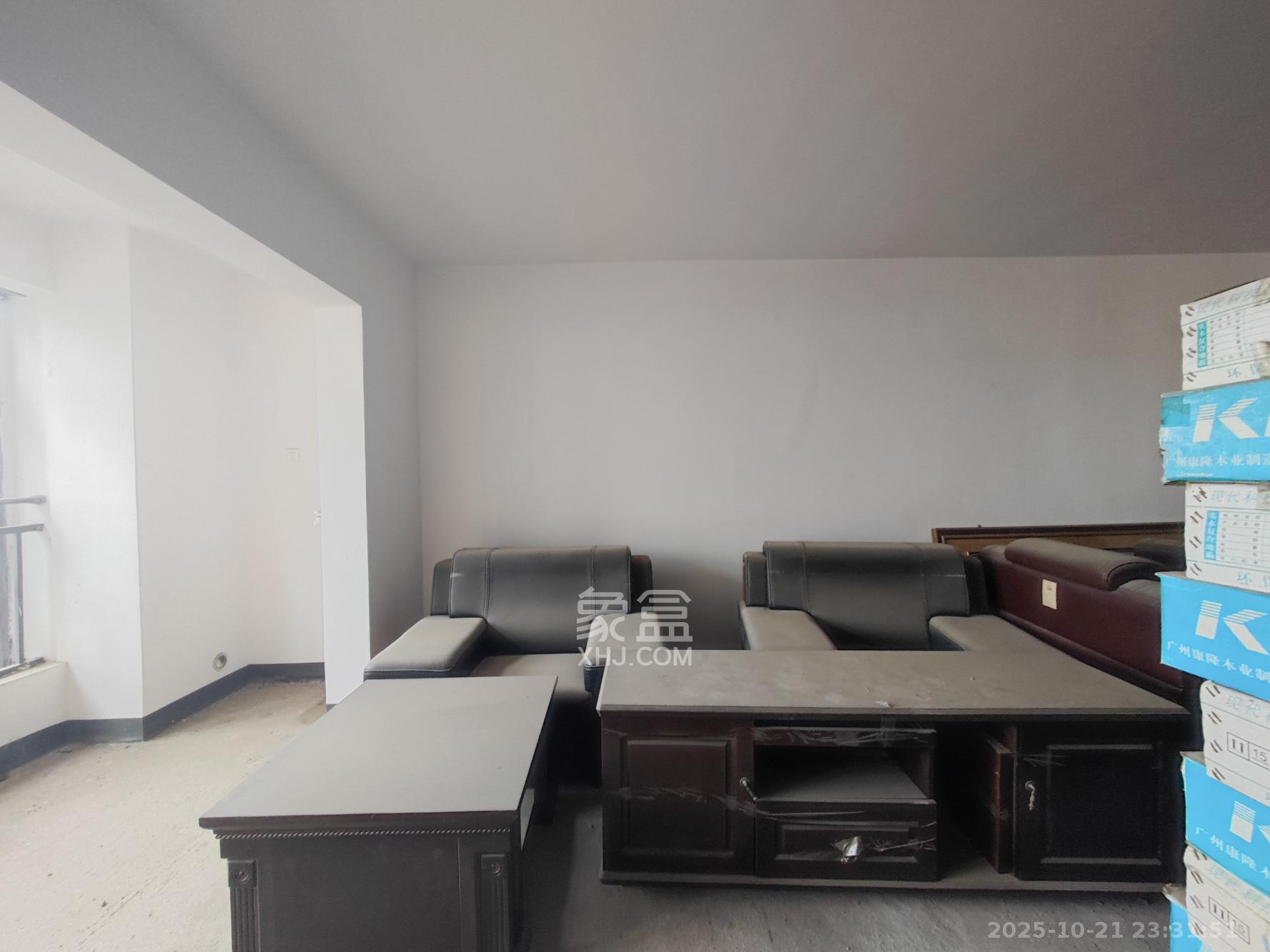 潇湘名城(新里程潇湘名城)  3室2厅2卫    102.0万 潇湘名城(新里程潇湘名城)  3室2厅2卫    102.0万