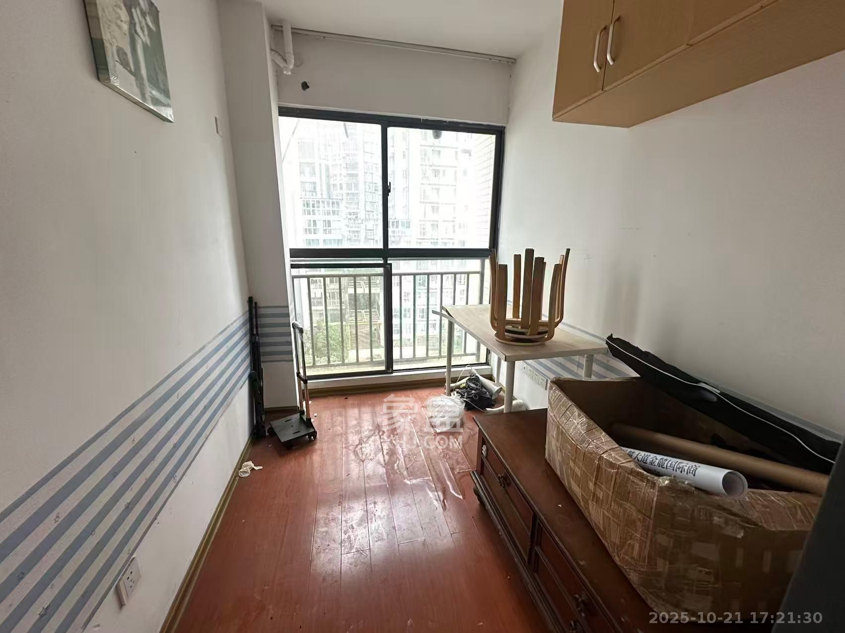 金麓国际  2室2厅1卫    2000.0元/月室内图