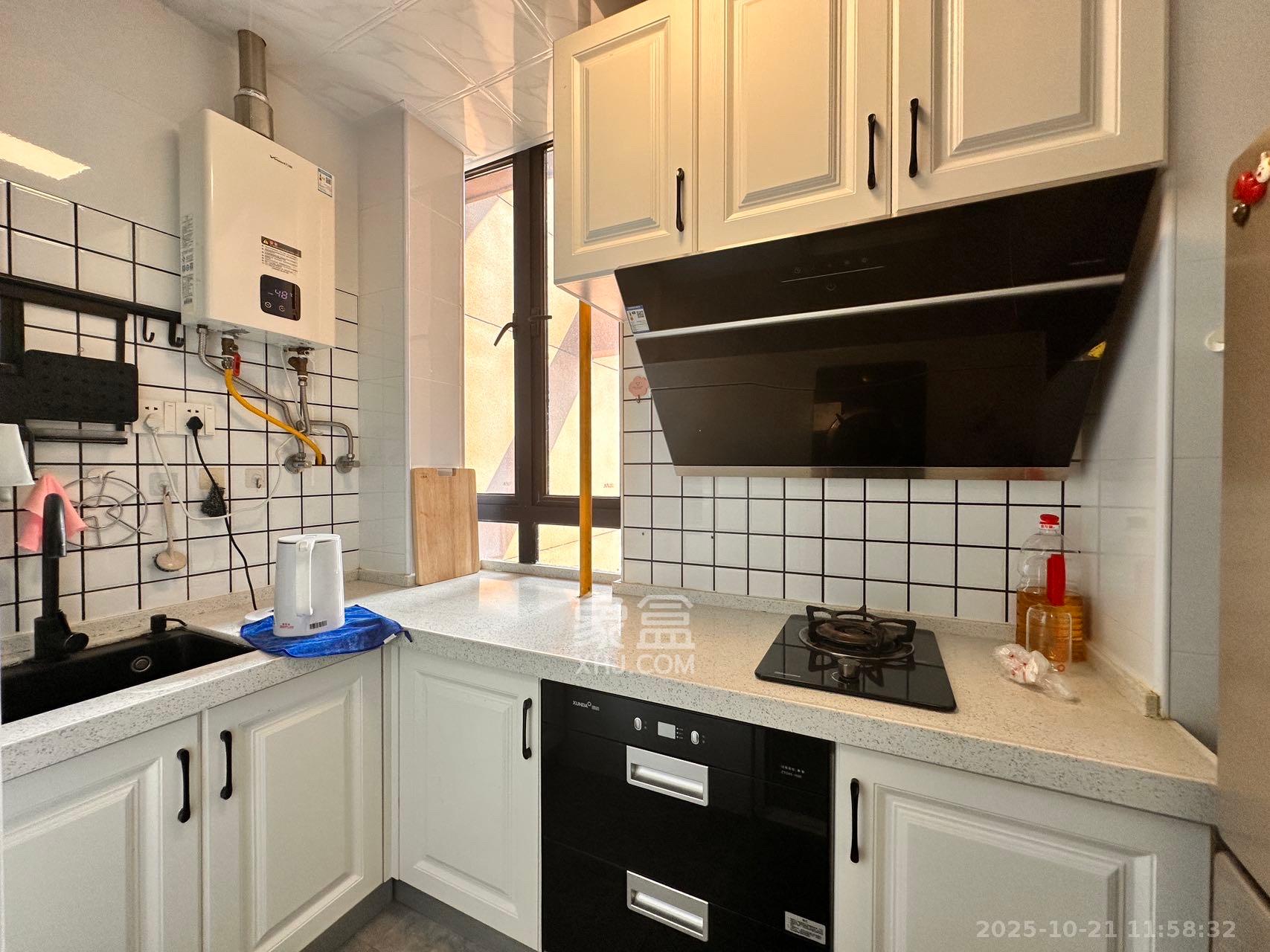 荣悦台  1室1厅1卫    2600.0元/月 荣悦台  1室1厅1卫    2600.0元/月室内图