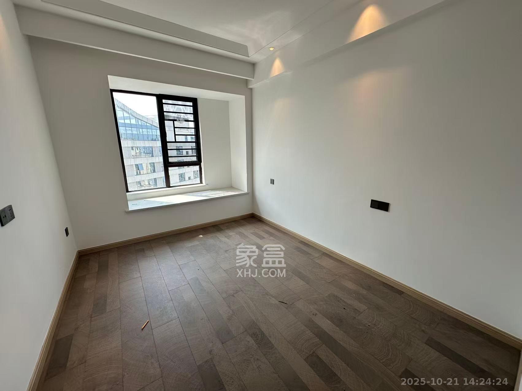 臻园  5室2厅2卫    4500.0元/月 臻园  5室2厅2卫    4500.0元/月室内图