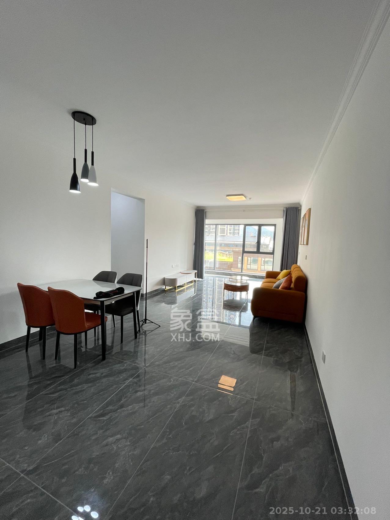 卓越浅水湾  3室2厅2卫    2600.0元/月室内图