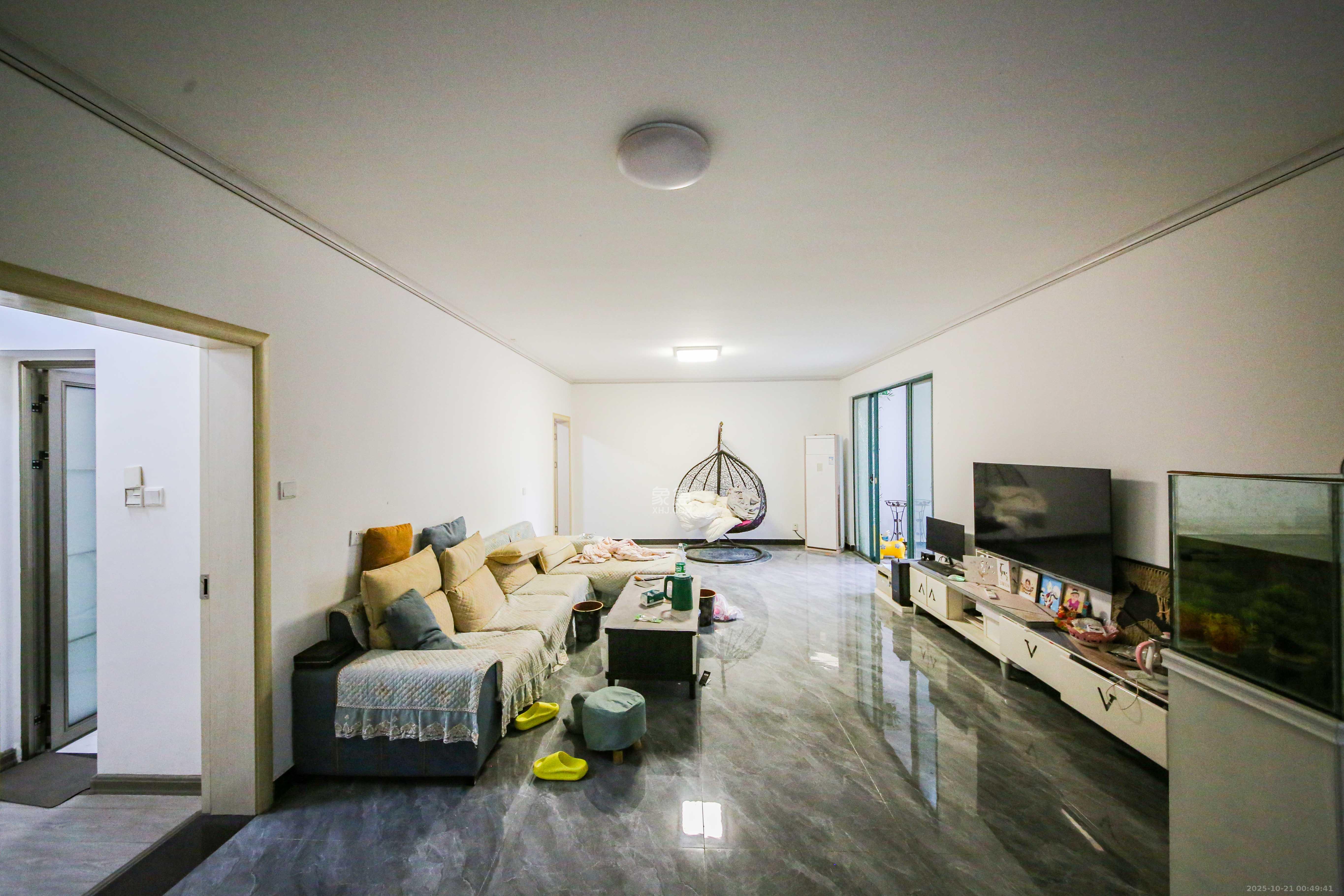 克拉美丽山庄（晟领国际）  4室2厅2卫    134.8万客厅