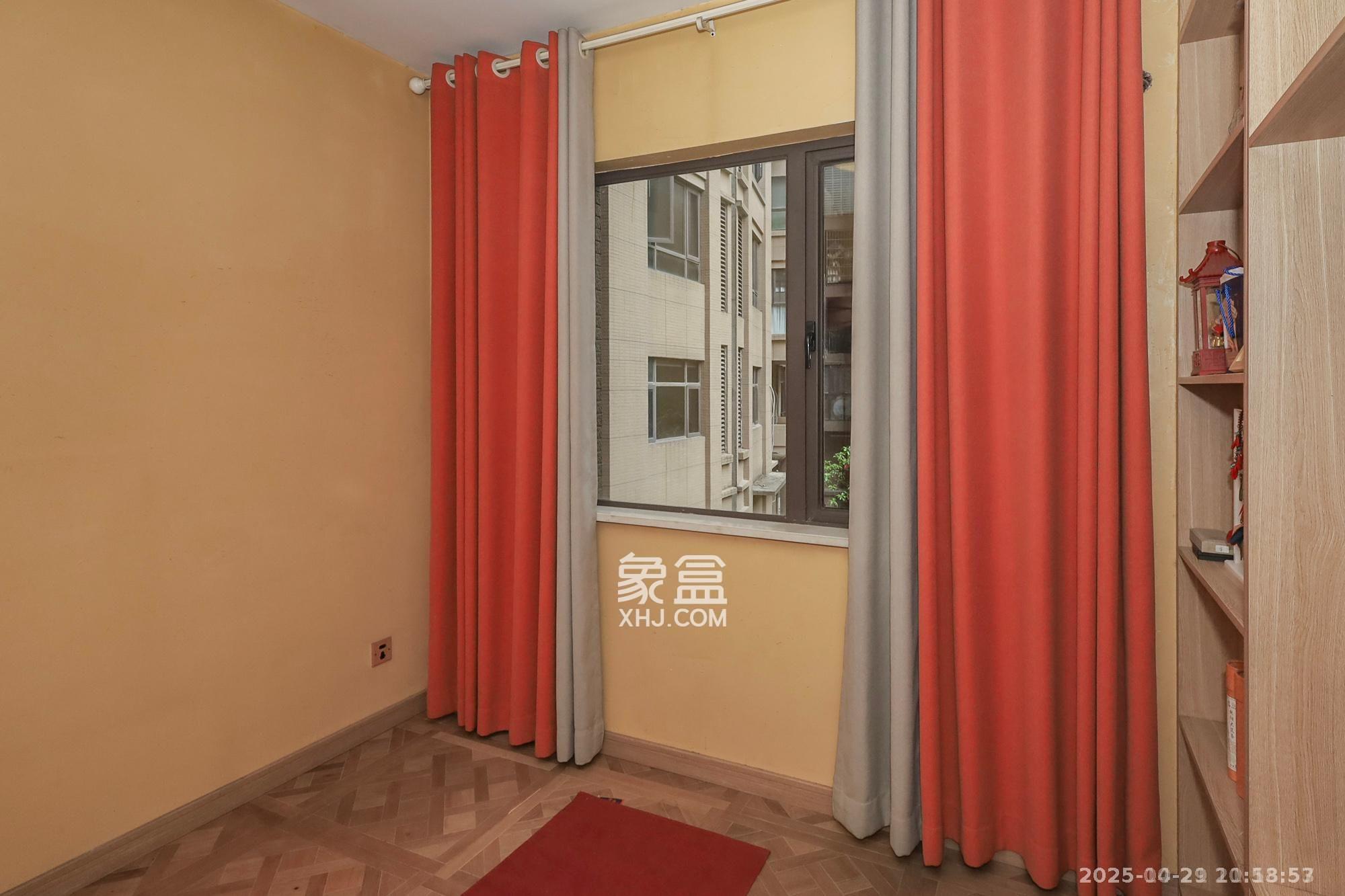 南山雍江汇(滨江国际新城) 3室2厅2卫 3050.0元/月 南山雍江汇(滨江国际新城) 3室2厅2卫 3050.0元/月室内图