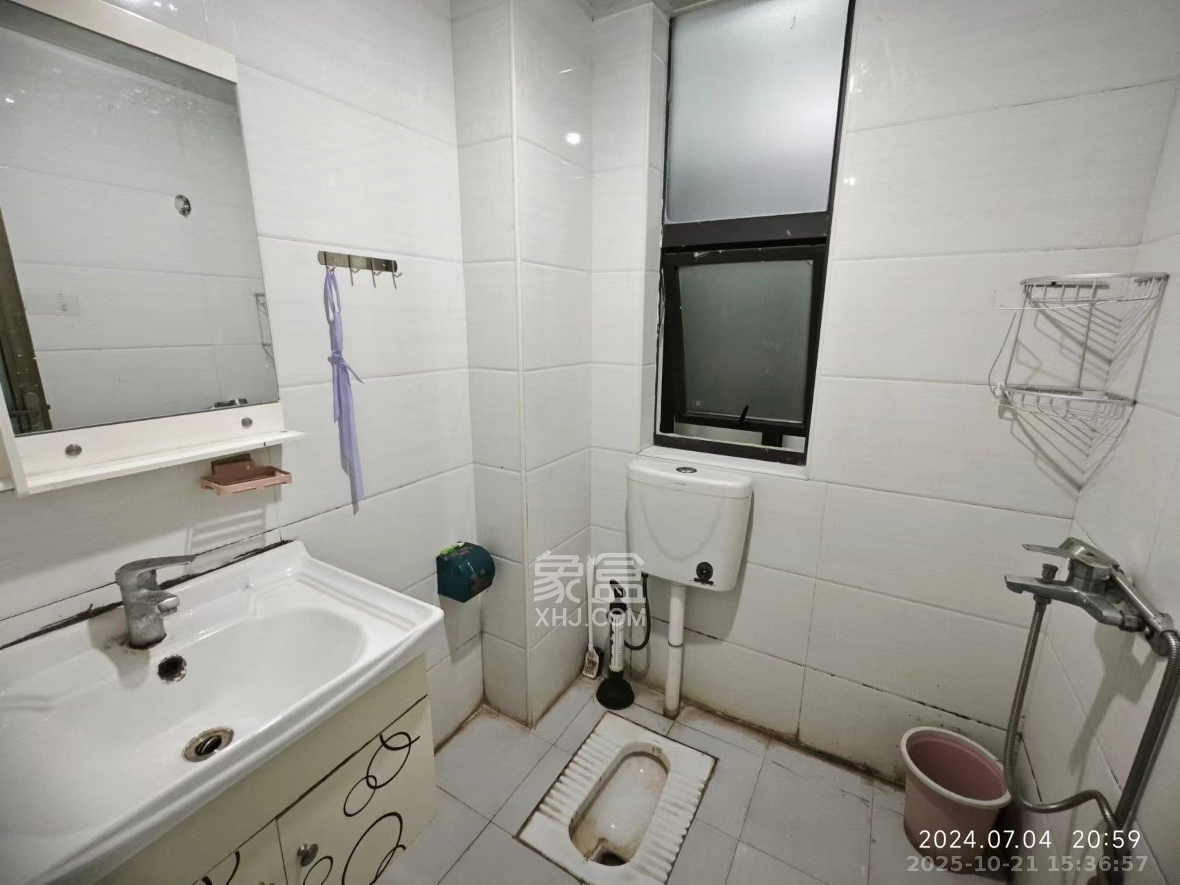 天鸿天府(天鸿中央大院) 2室1厅1卫 1500.0元/月 天鸿天府(天鸿中央大院) 2室1厅1卫 1500.0元/月室内图