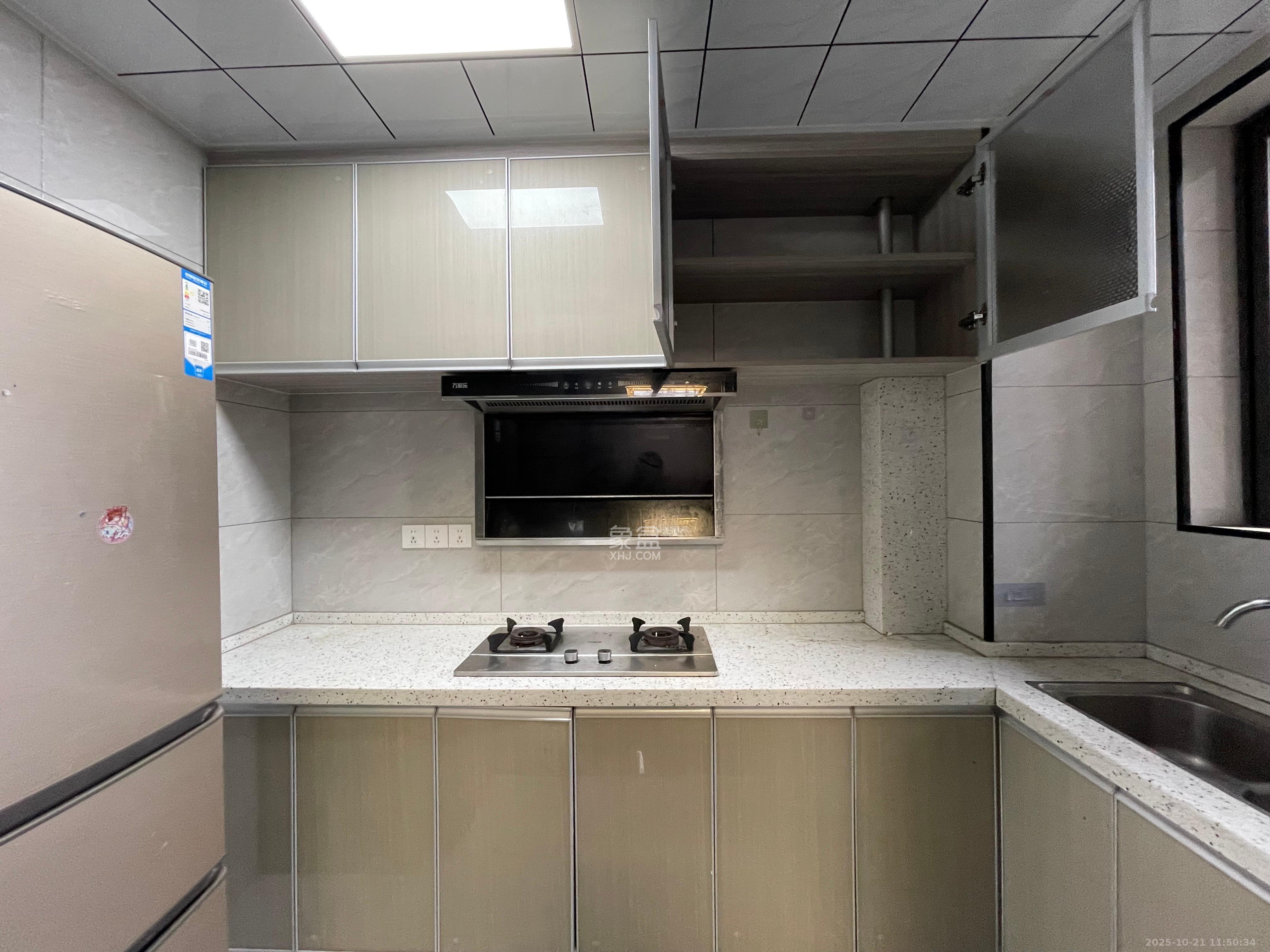 东岸梅园小区  2室2厅1卫    2200.0元/月 东岸梅园小区  2室2厅1卫    2200.0元/月室内图