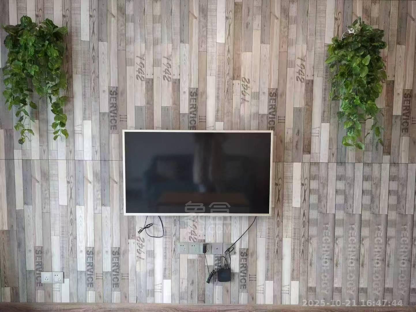 日盛山湖城  1室2厅1卫    1800.0元/月室内图