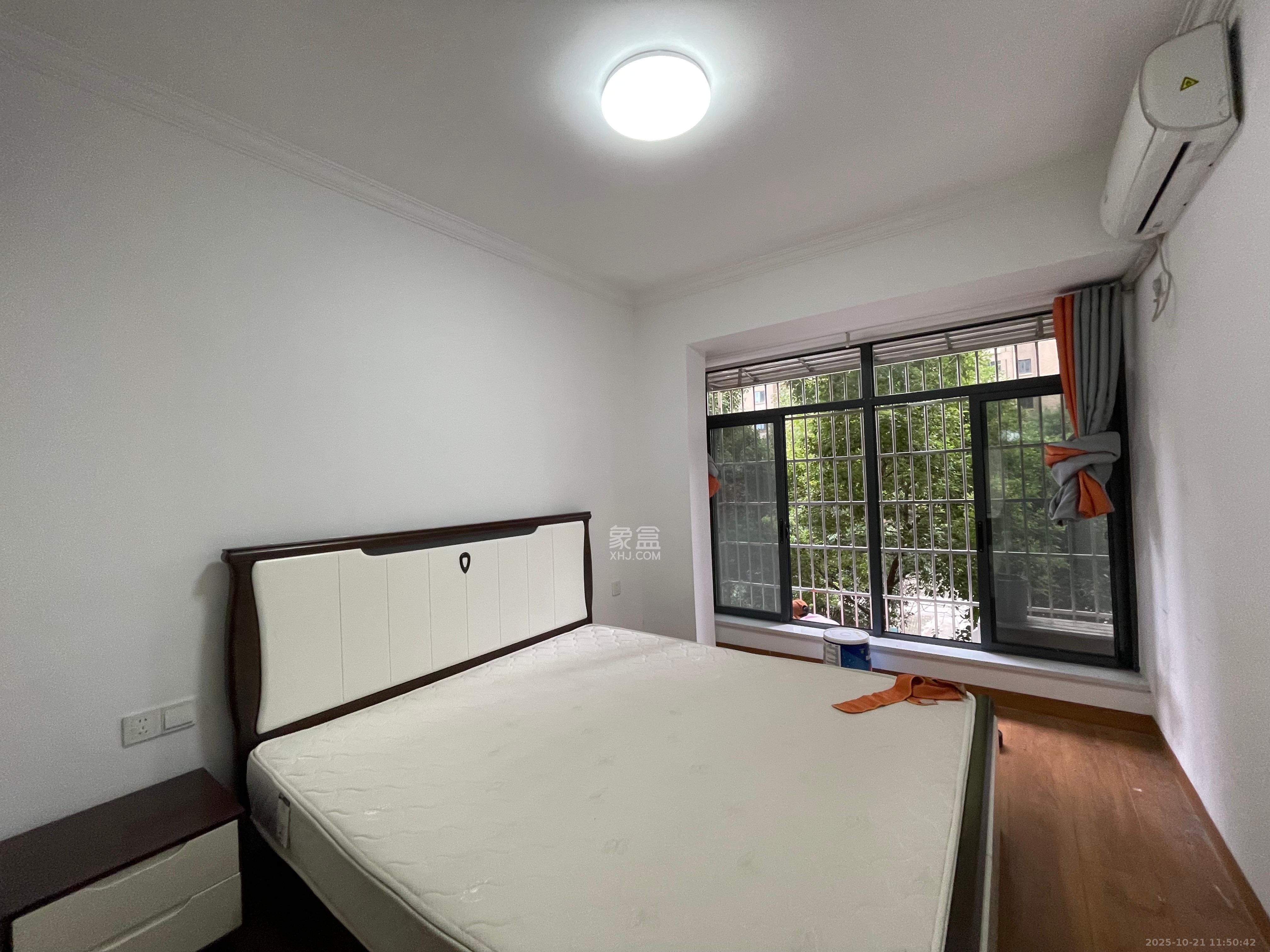 东岸梅园小区  2室2厅1卫    2200.0元/月 东岸梅园小区  2室2厅1卫    2200.0元/月室内图