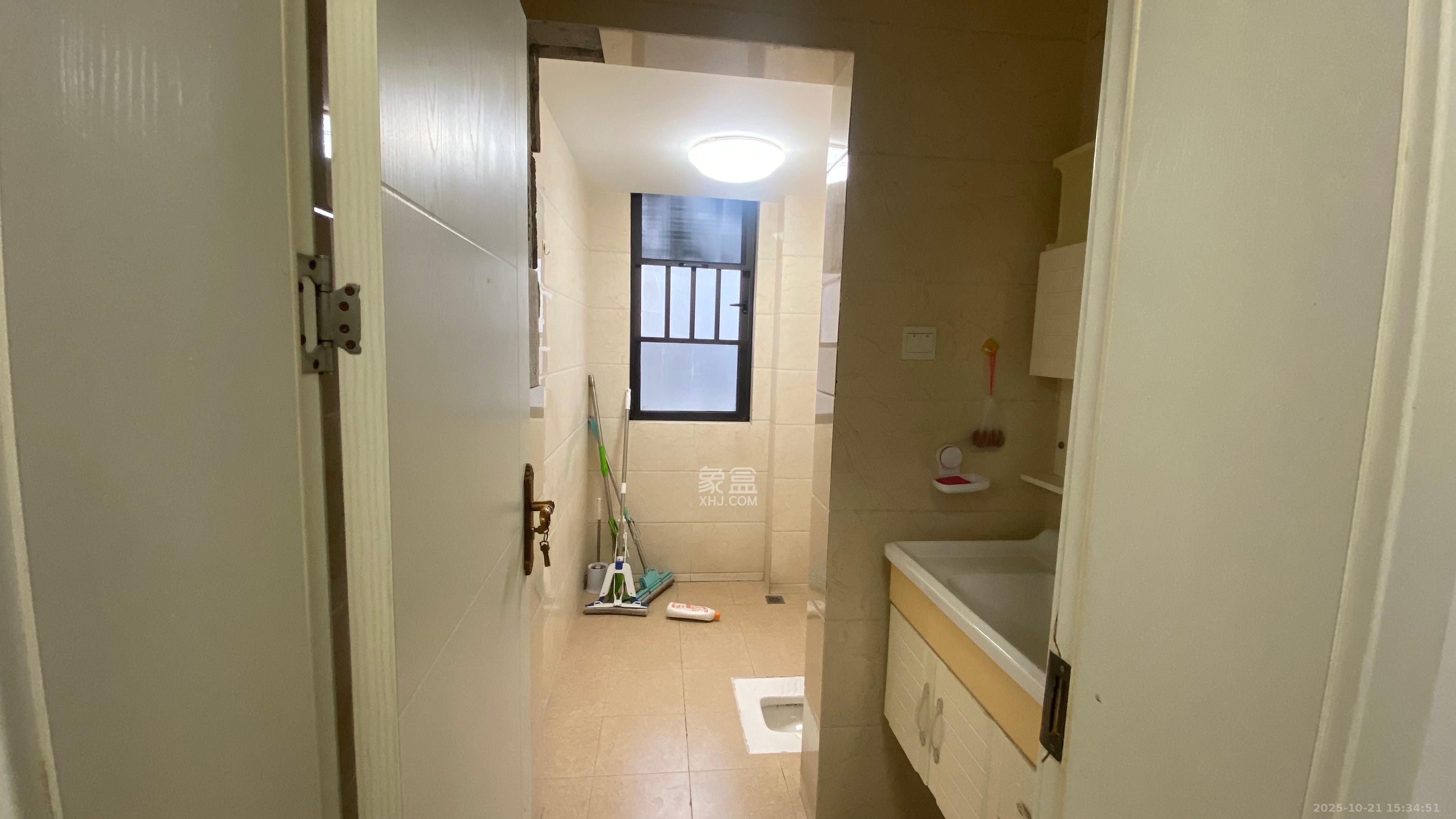 雨花公馆(紫苔名苑)  4室2厅2卫    4000.0元/月 雨花公馆(紫苔名苑)  4室2厅2卫    4000.0元/月室内图