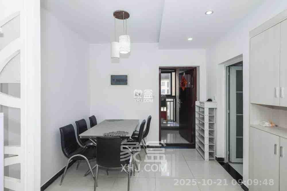 保利麓谷林语C区  2室2厅1卫    2100.0元/月室内图