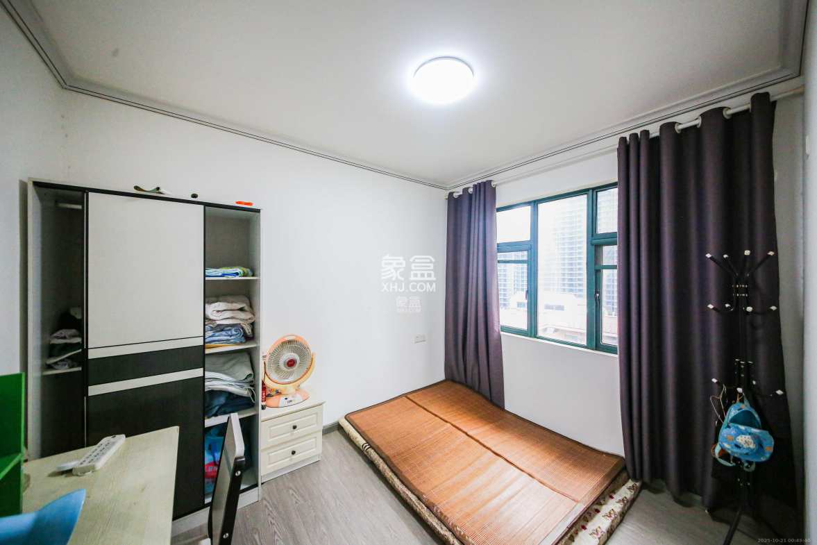 克拉美丽山庄(晟领国际)  4室2厅2卫    134.8万 克拉美丽山庄(晟领国际)  4室2厅2卫    134.8万卧室