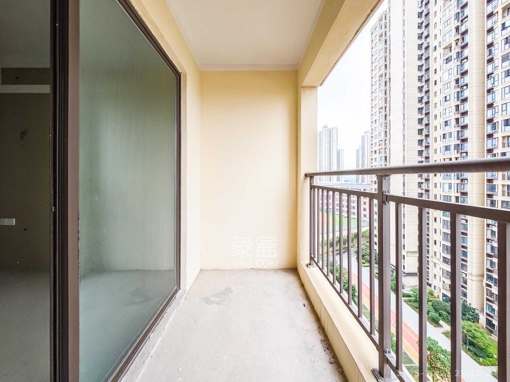 恒基旭辉湖山赋  1室2厅1卫    59.8万阳台