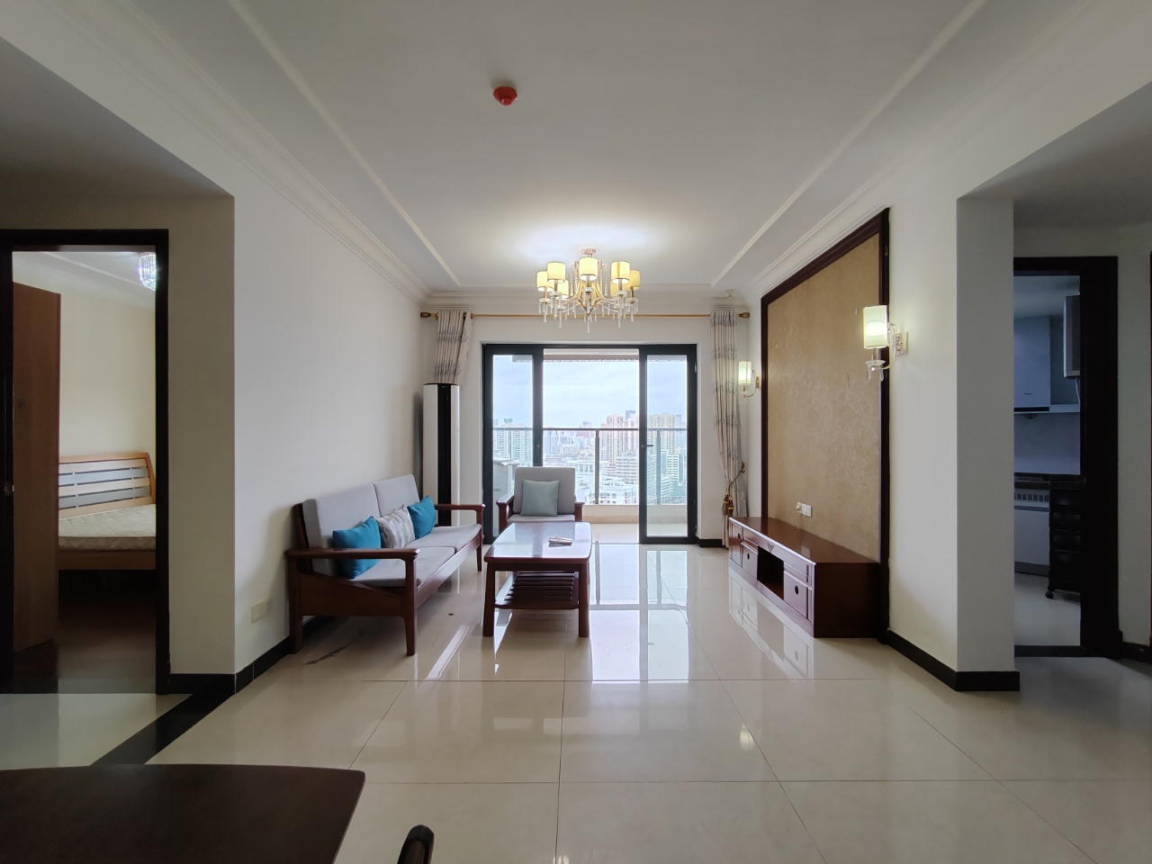 恒大外滩  2室2厅1卫    3000.0元/月 恒大外滩  2室2厅1卫    3000.0元/月室内图