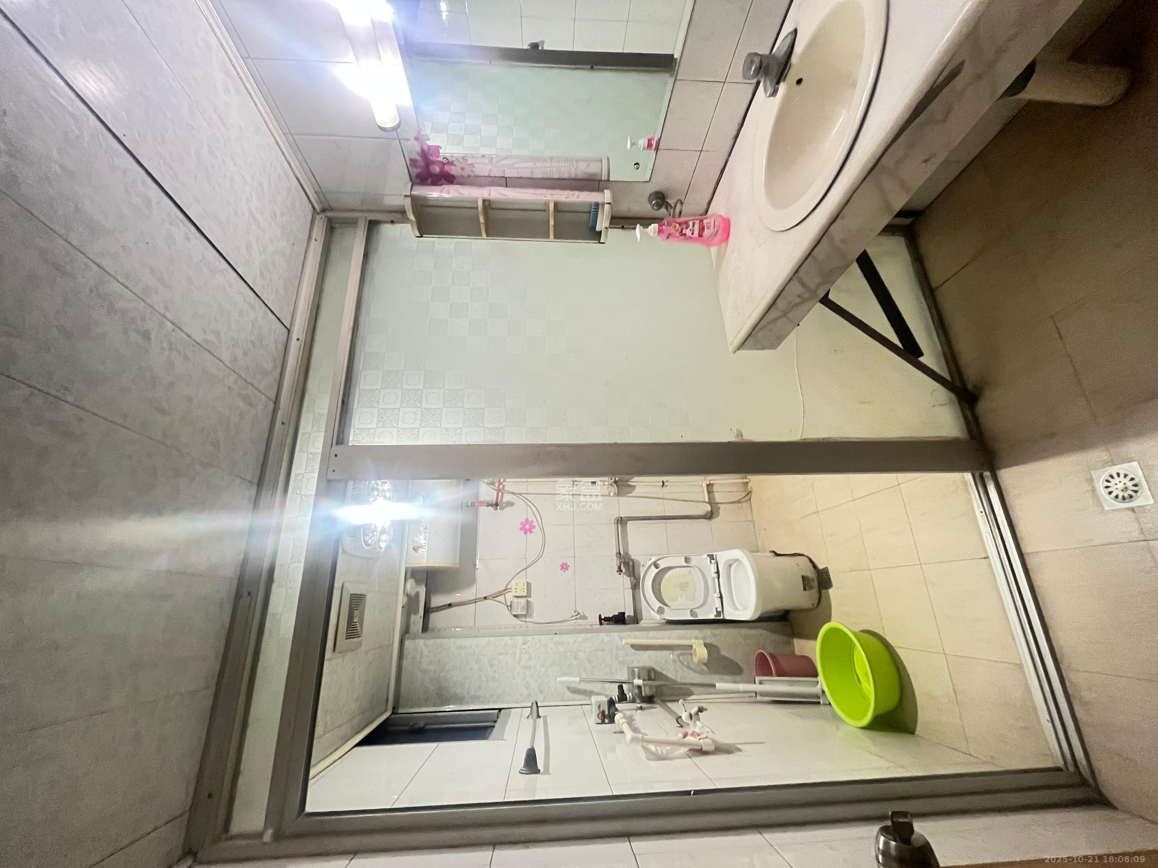 上民航宿舍  3室1厅1卫    1900.0元/月室内图