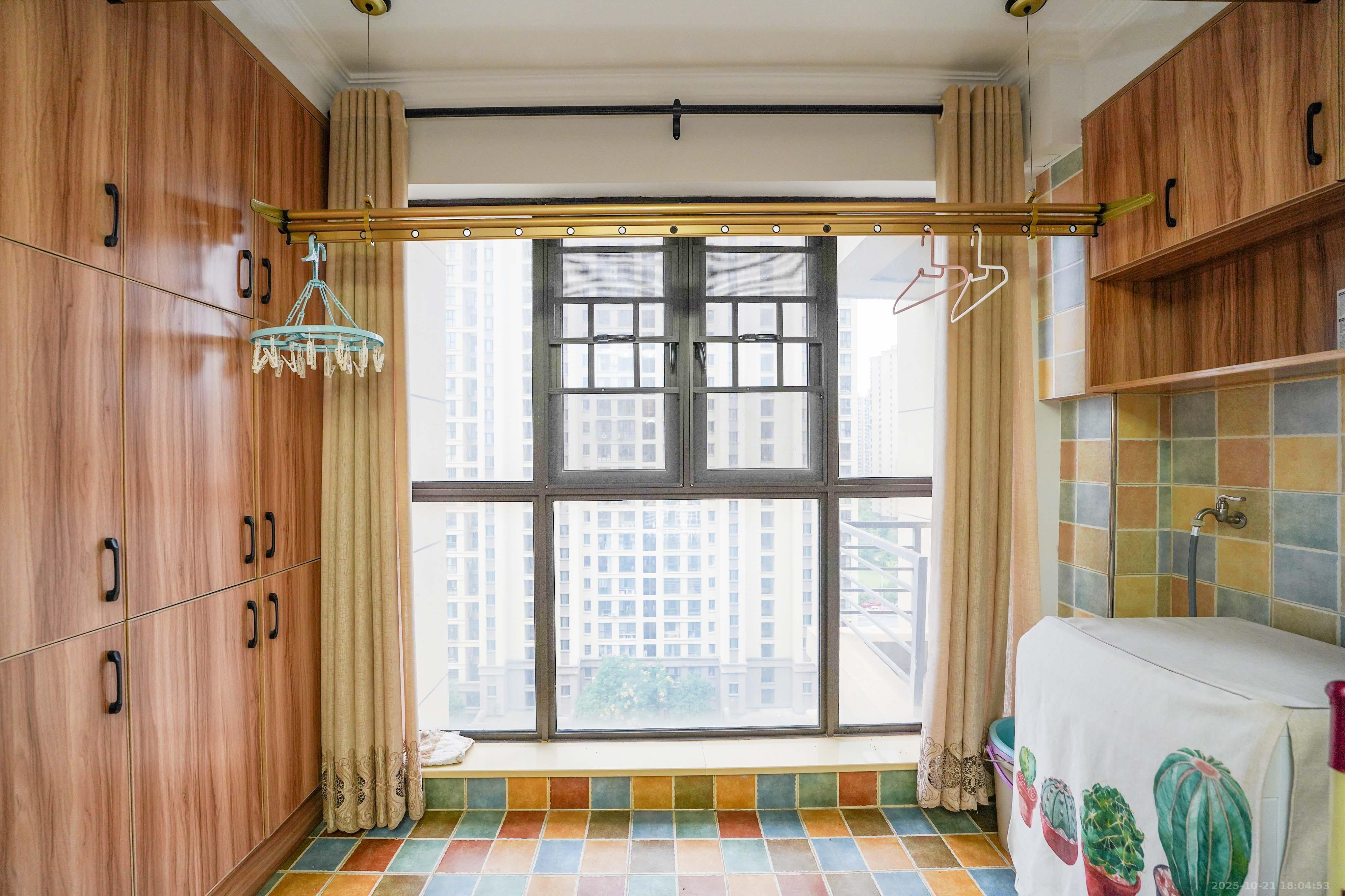 绿地新都会  3室2厅2卫    80.0万其他